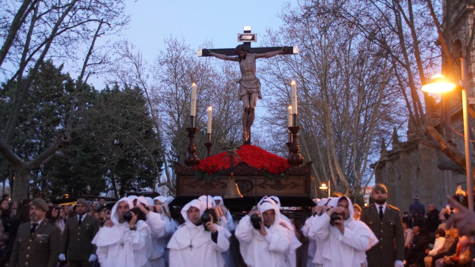 María Nuestra Madre y el Cristo del Amor y de la Paz en la procesión de la Semana Santa 2026 en Salamanca