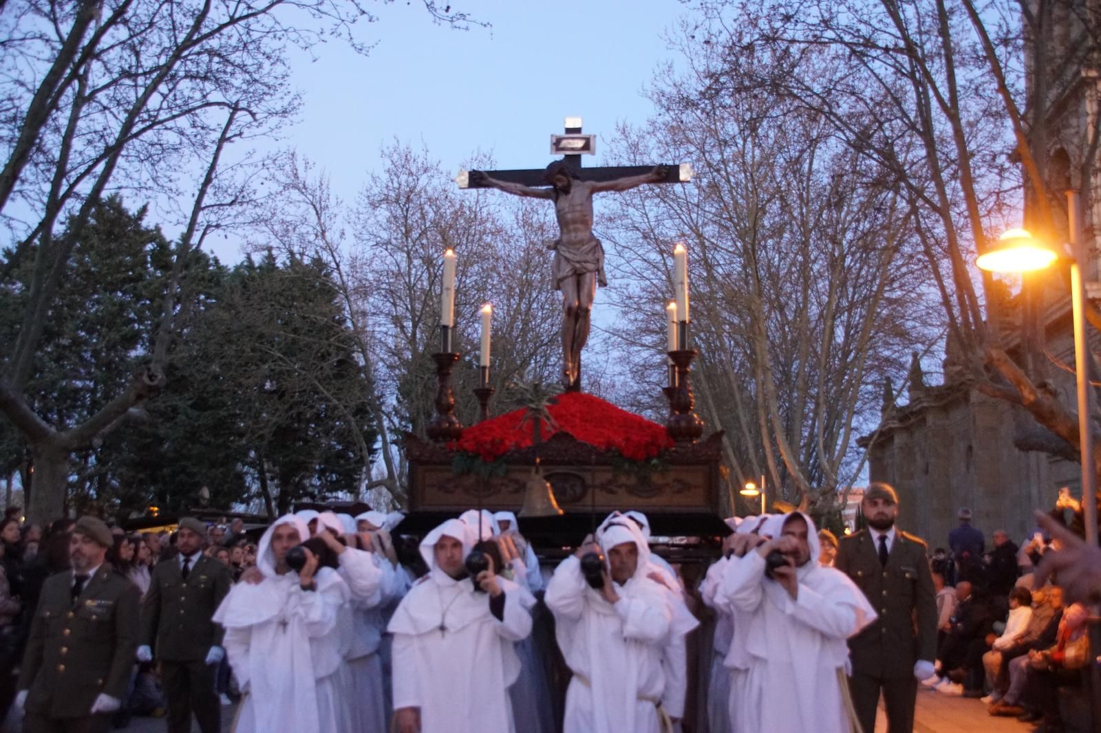 María Nuestra Madre y el Cristo del Amor y de la Paz en la procesión de la Semana Santa 2026 en Salamanca