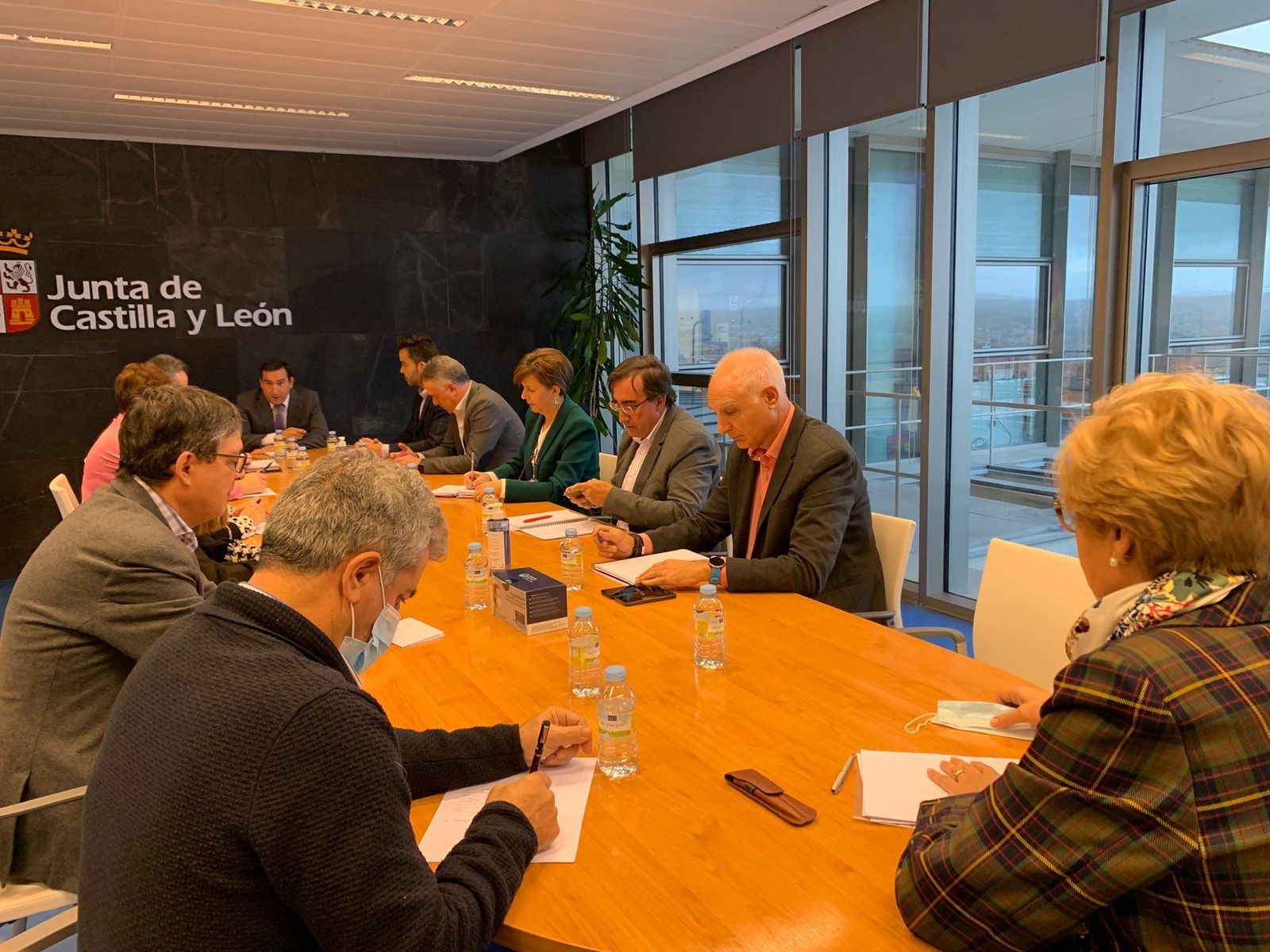 Eloy Ruiz reunido con los responsables de los servicios territoriales