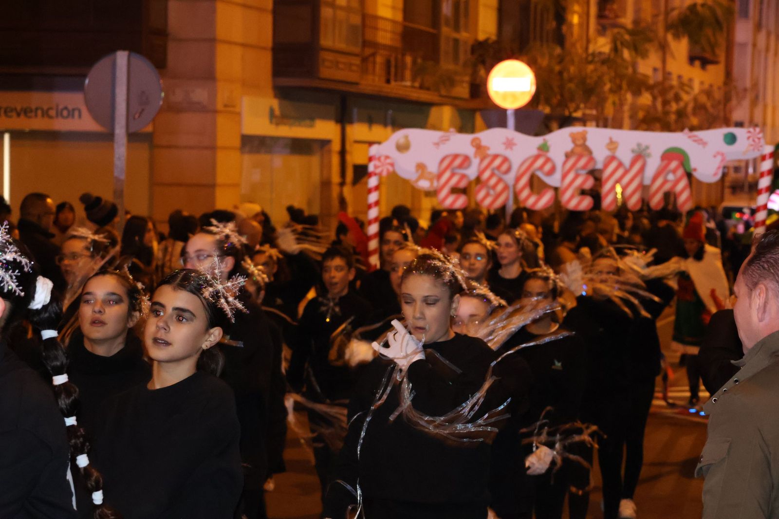 GALERÍA | El animado pasacalles de Escena por el centro de Zamora, en imágenes