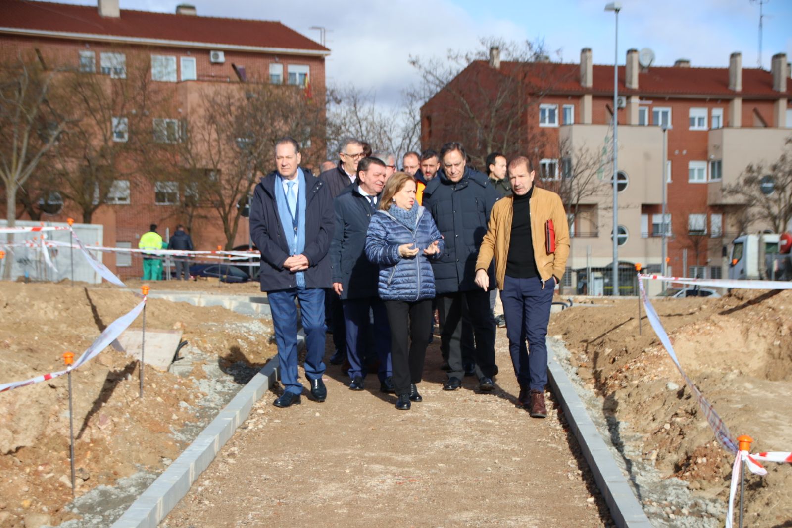 Visita de las obras de construcción de la nueva plaza de Vistahermosa