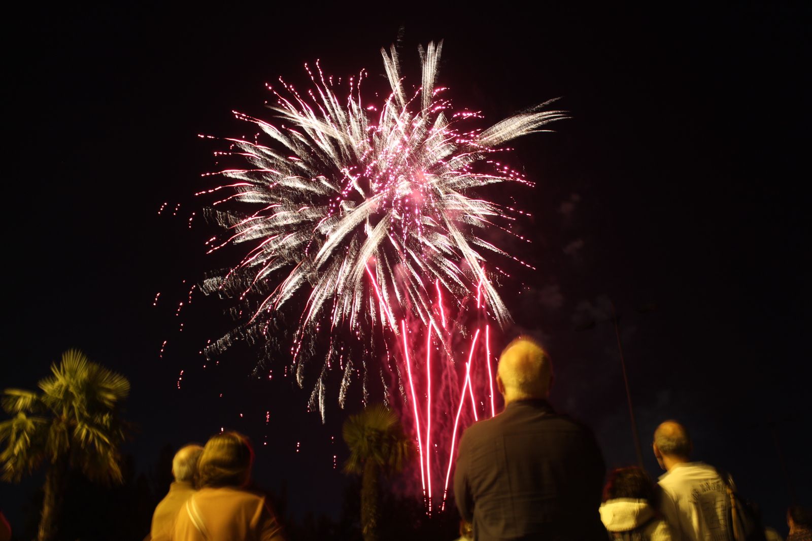 Fuegos artificiales en el entorno del Puente Romano