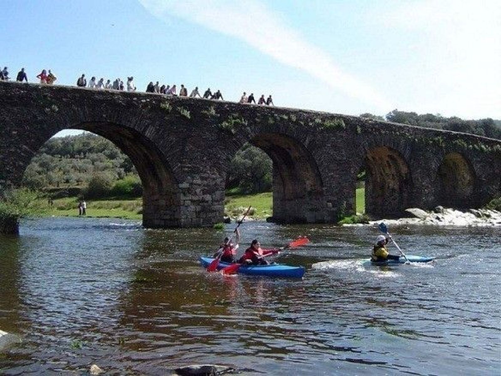 El río Alagón acoge el decimocuarto descenso en piragua