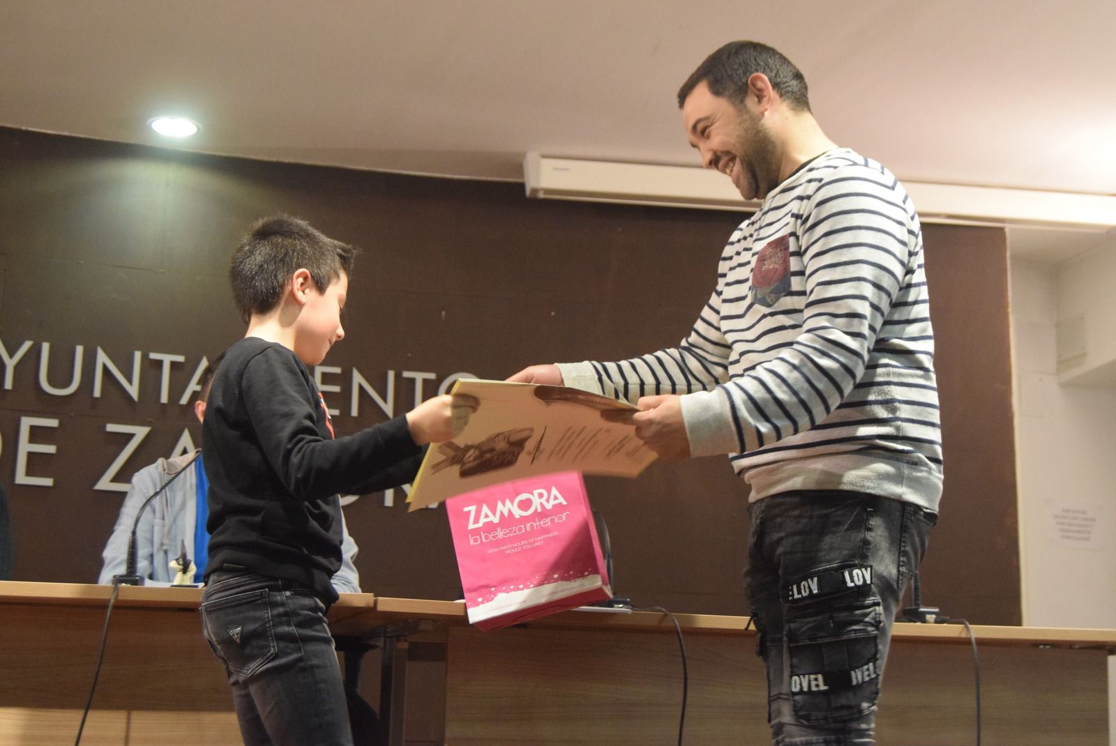 entrega-de-premios-del-concurso-de-dibujo-de-luz-penitente-17