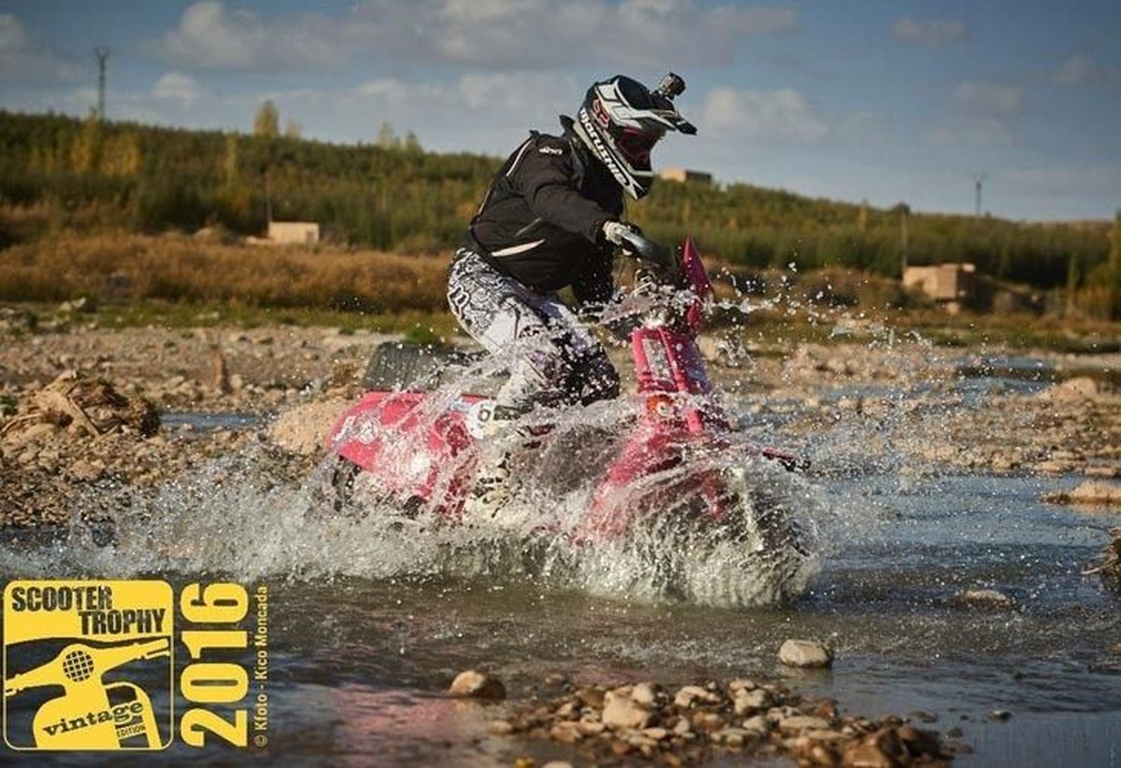 Sara García comienza con buen pie la Vespa Raid Maroc 2016