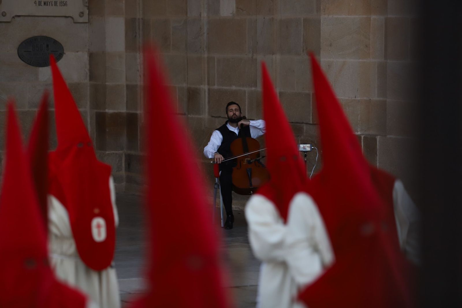 procesion-de-la-cofradia-del-silencio-foto-maria-lorenzo-8