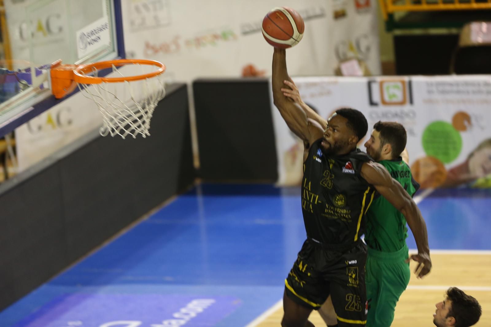 Ukawuba, en el duelo ante Claret / FOTO SALAMANCA24HORAS.COM