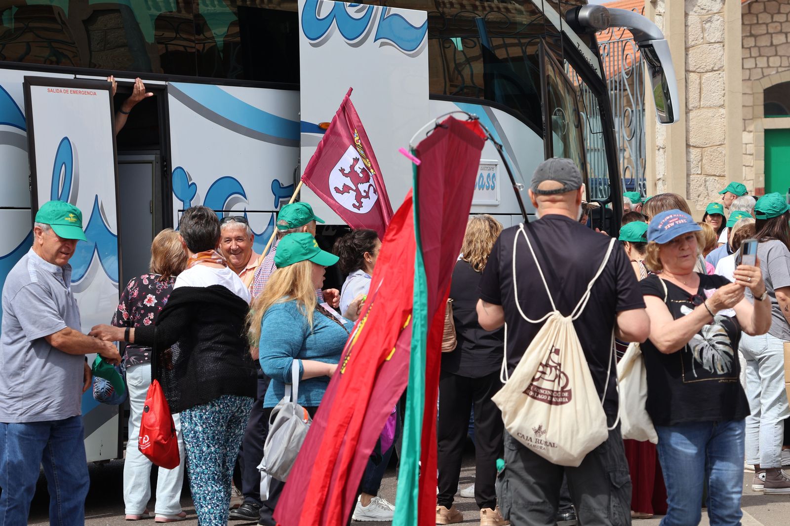 manifestacion-contra-la-perida-de-servicios-de-ave-17