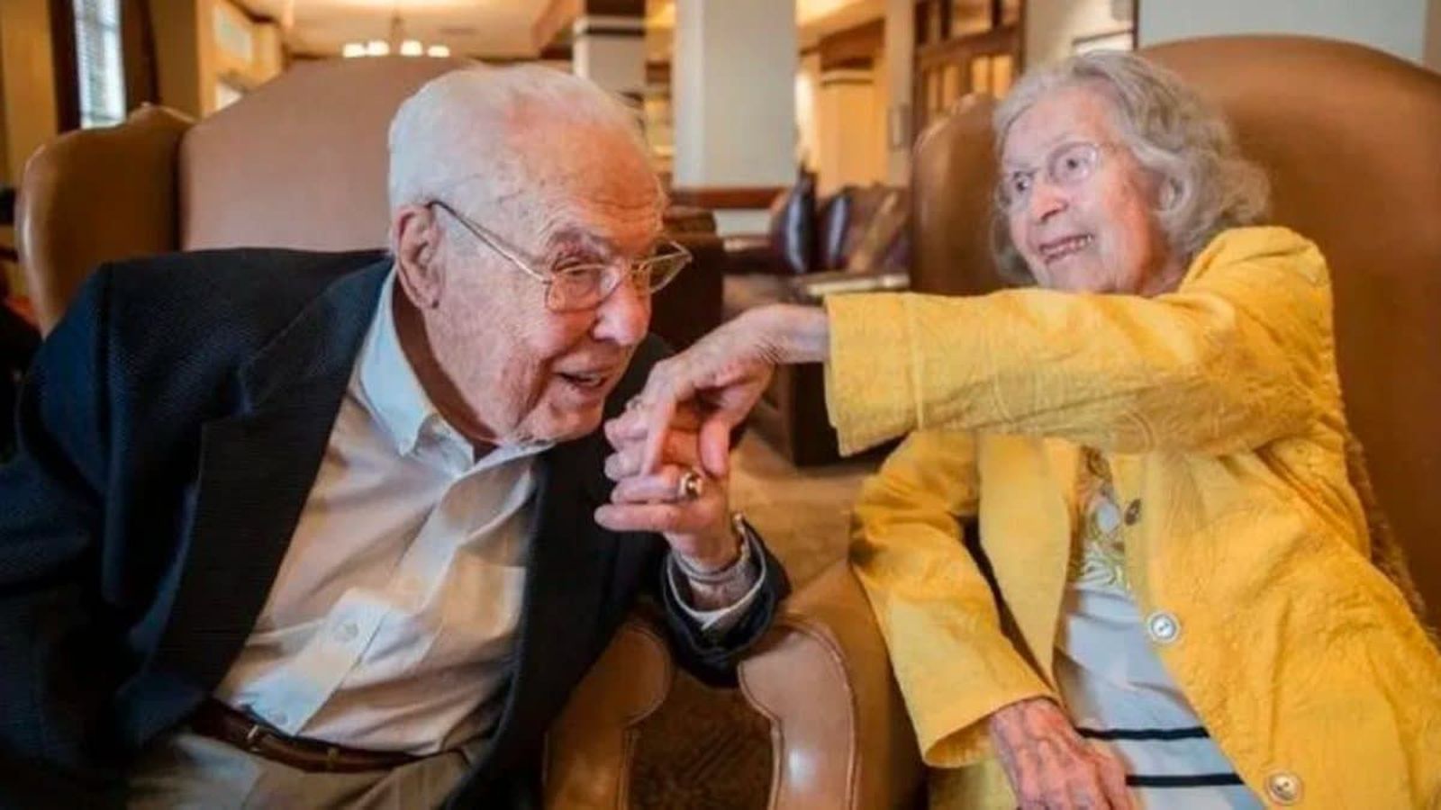 Charlotte Curtis y John Henderson