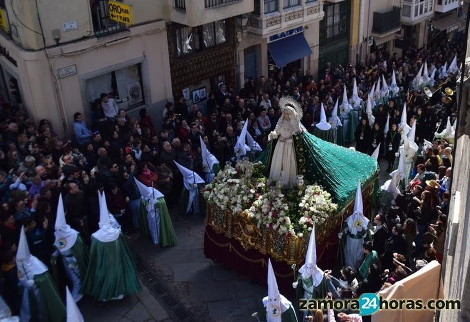 Jueves Santo: Cofradía Virgen de la Esperanza. Archivo