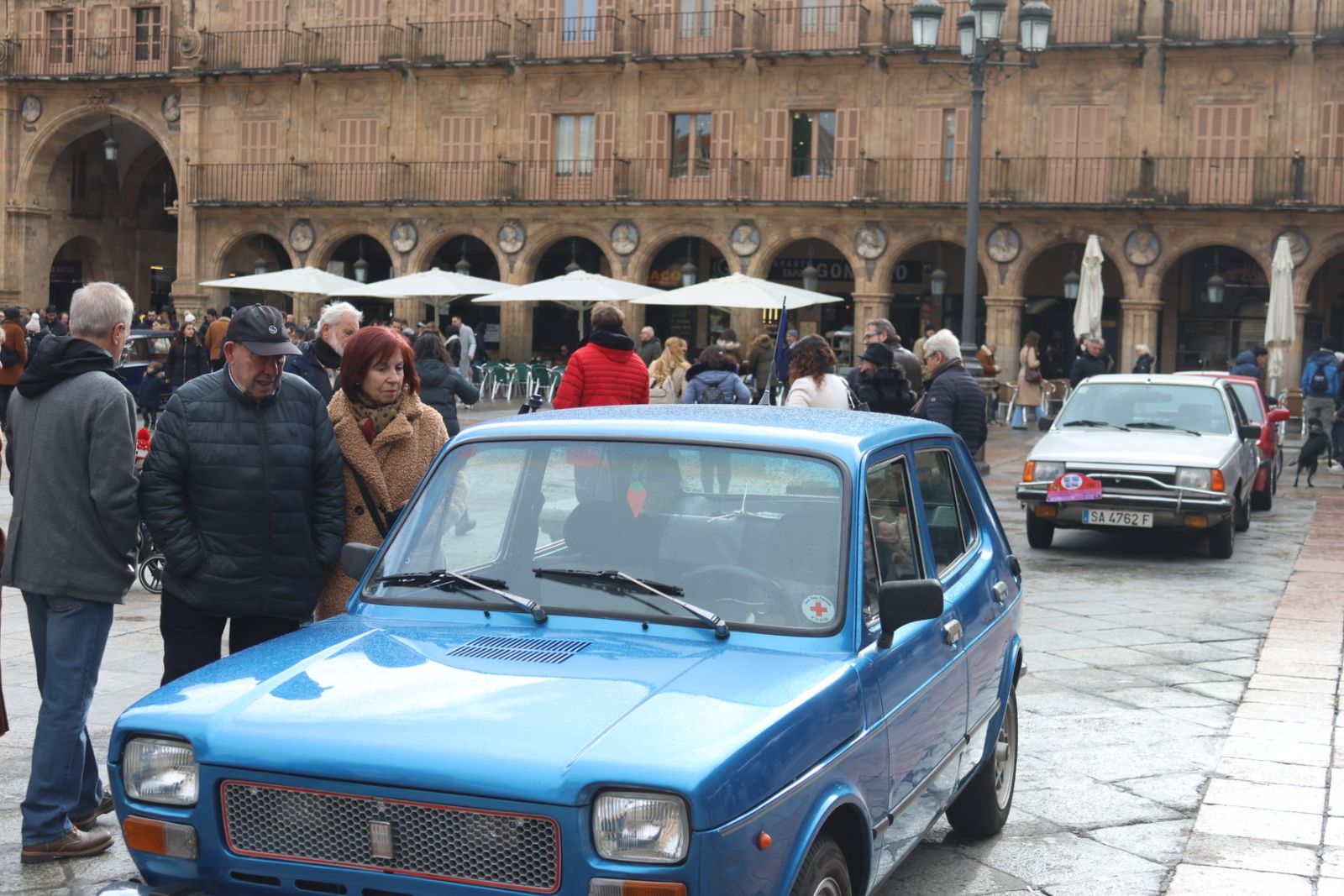 Exposición vehículos Día del Guardia Urbano en la Plaza Mayor de Salamanca