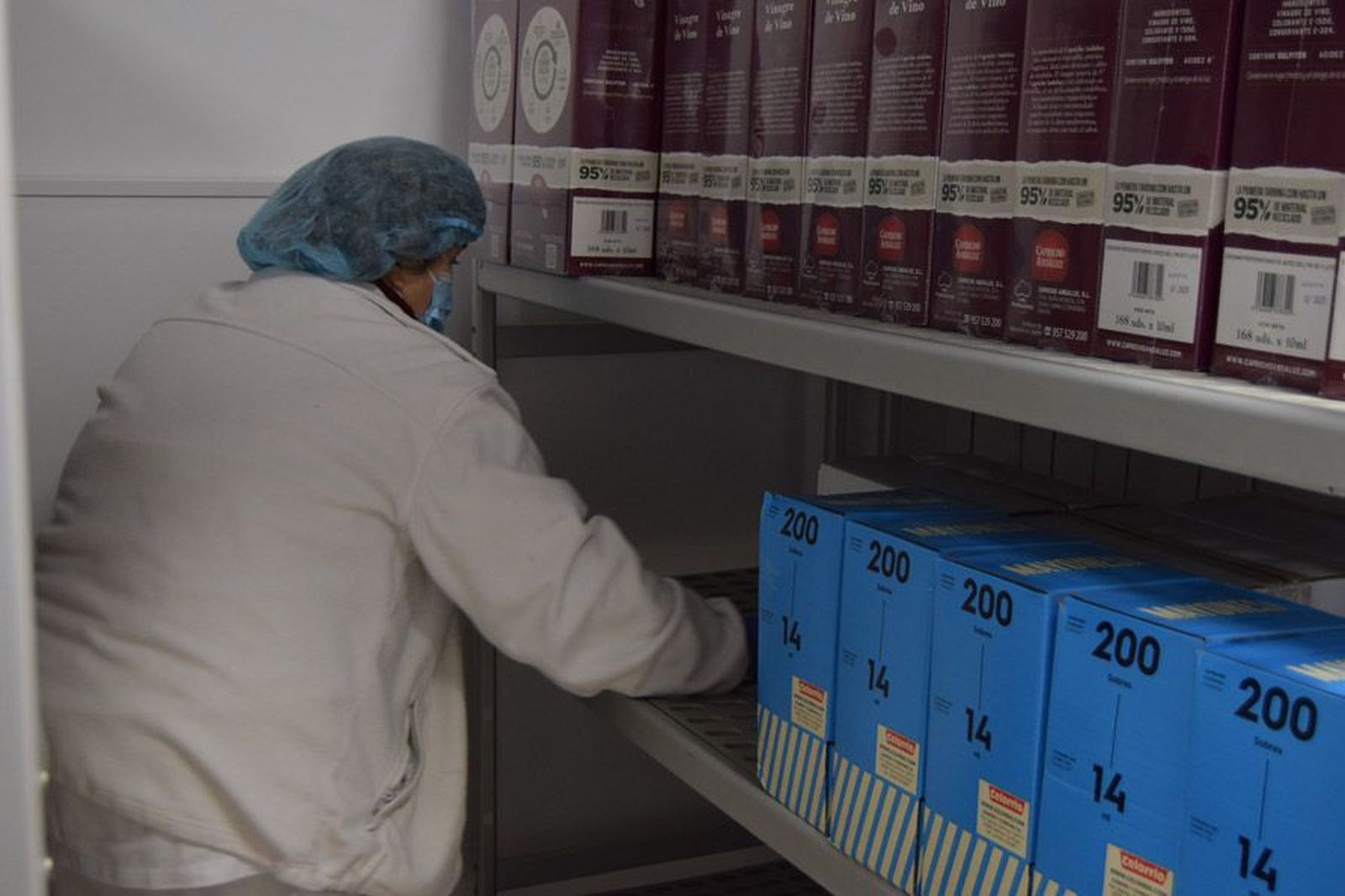 la-delegada-territorial-leticia-garcia-visita-la-cocina-de-linea-fria-del-complejo-asistencial-de-zamora-tras-las-obras-de-mejora-6