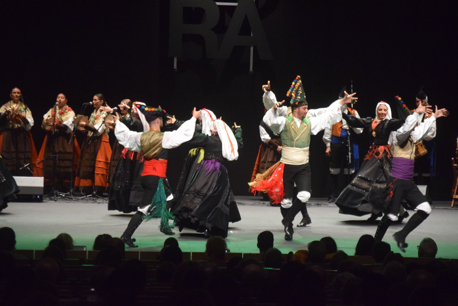 gala-de-clausura-del-festival-internacional-de-folklore-de-zamora-58