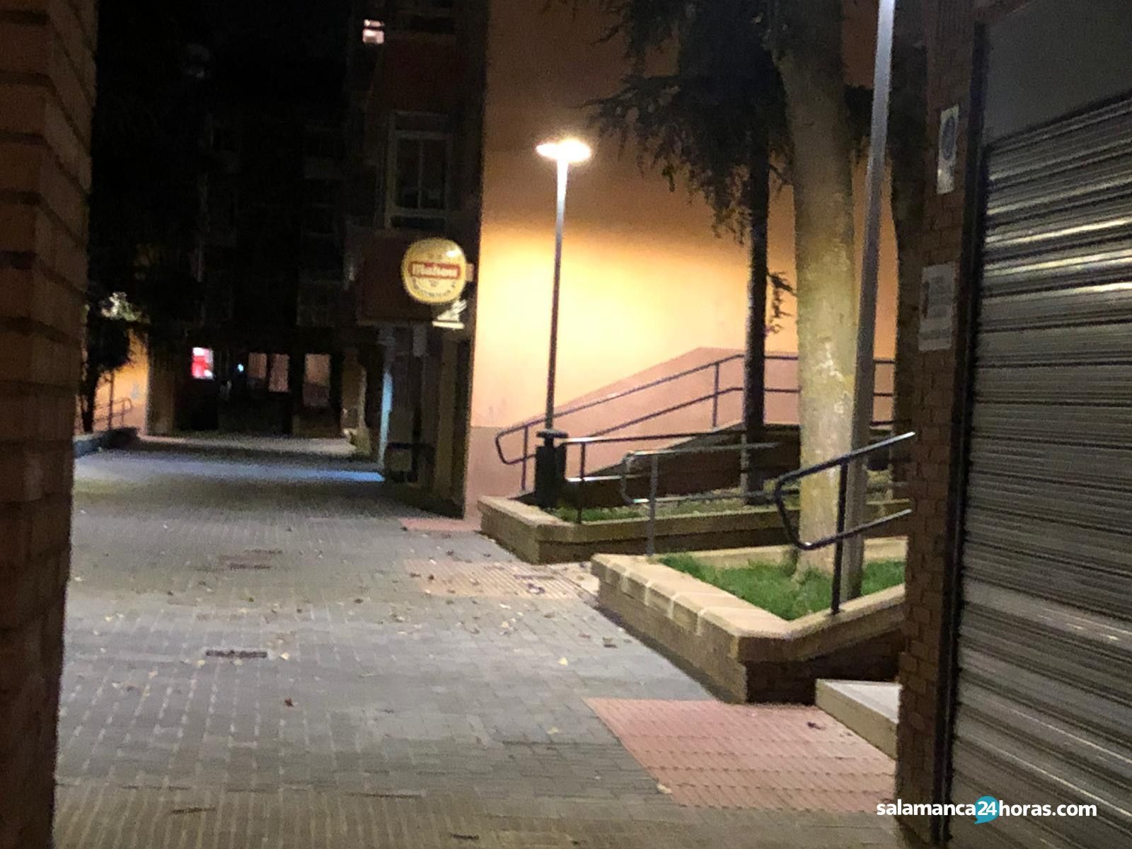 Plaza de extremadura noche (2)