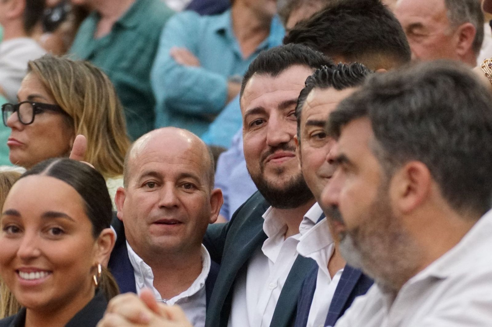 Gran ambiente en La Glorieta para la tarde de toros de Morante de la Puebla, Ismael Martín y Marco Pérez