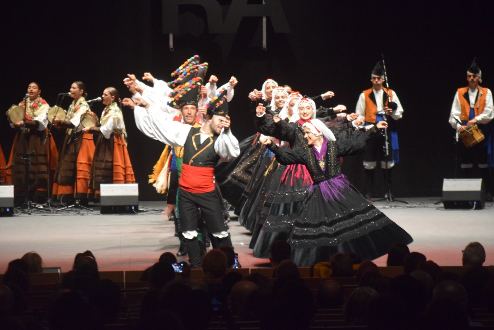 gala-de-clausura-del-festival-internacional-de-folklore-de-zamora-45