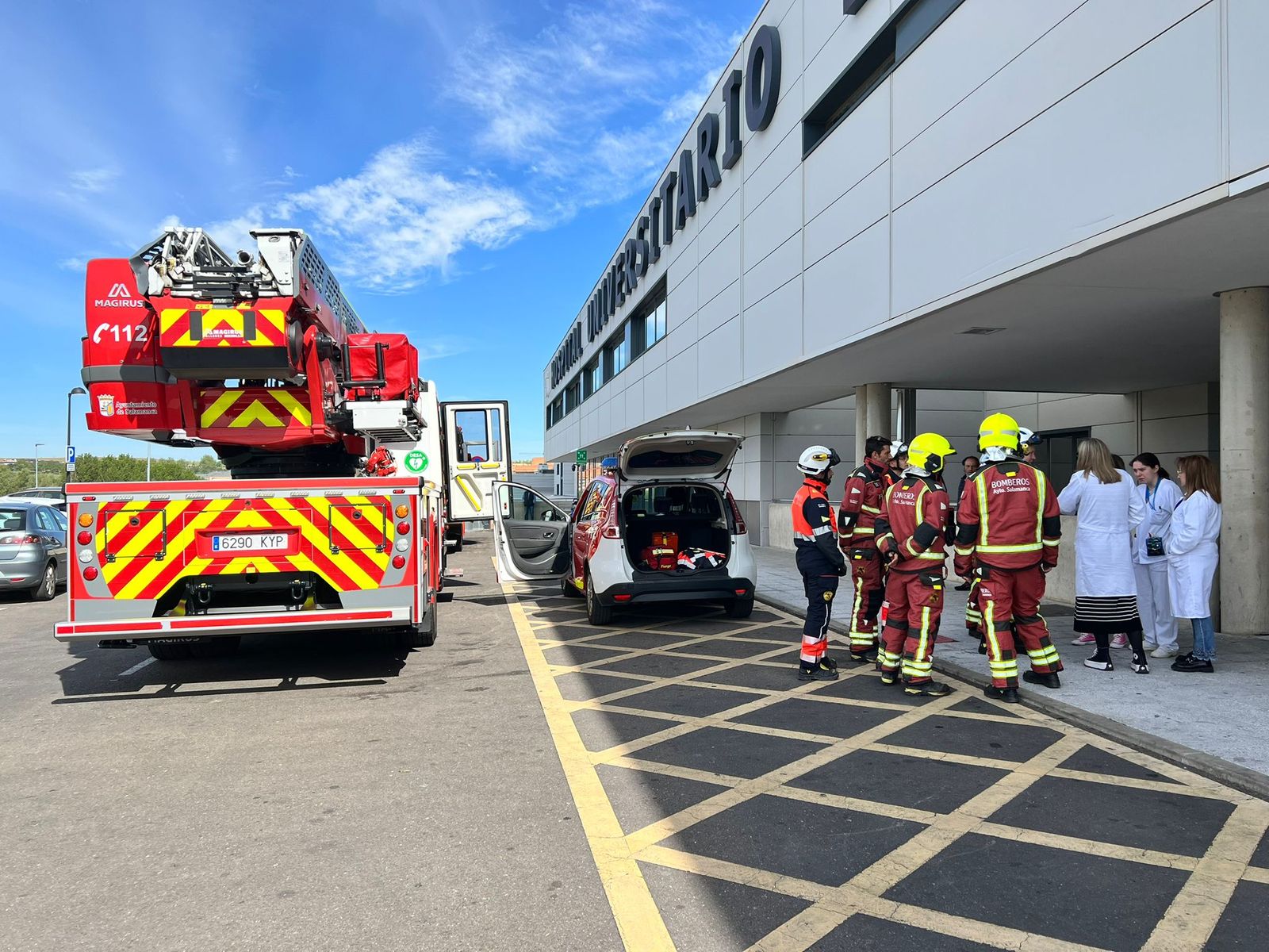 bomberos-de-salamanca-actuan-en-el-hospital