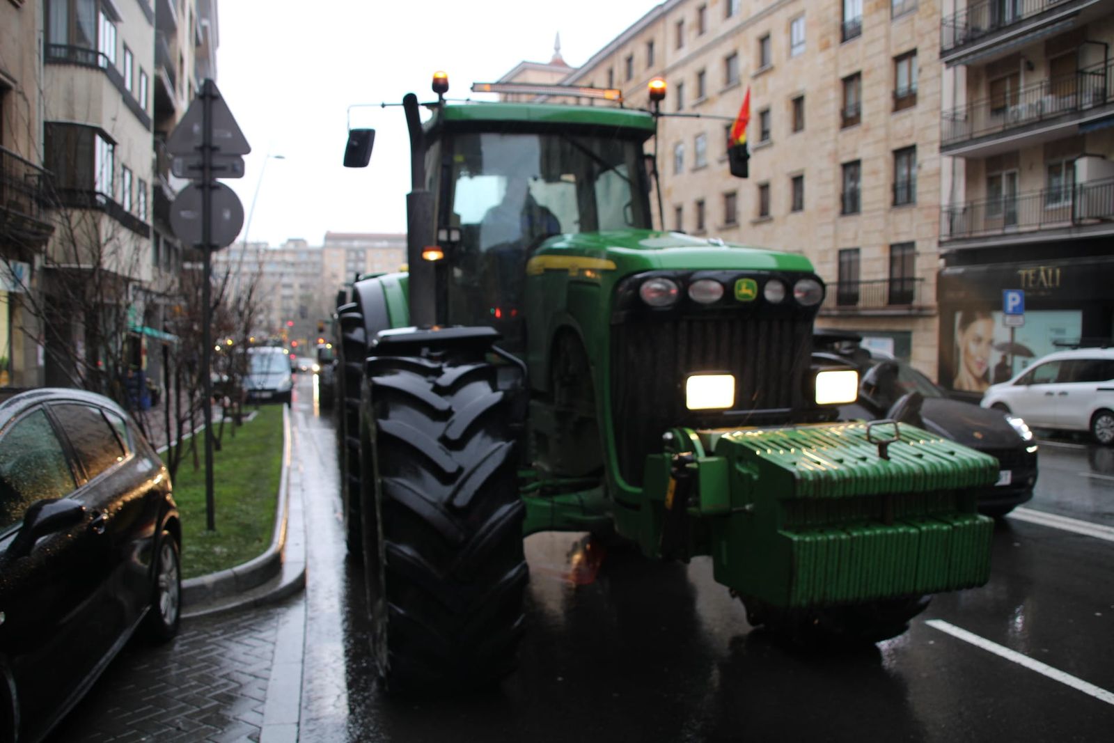 En imágenes la marcha con tractores y vehículos de campo en Salamanca en protesta contra Mercosur