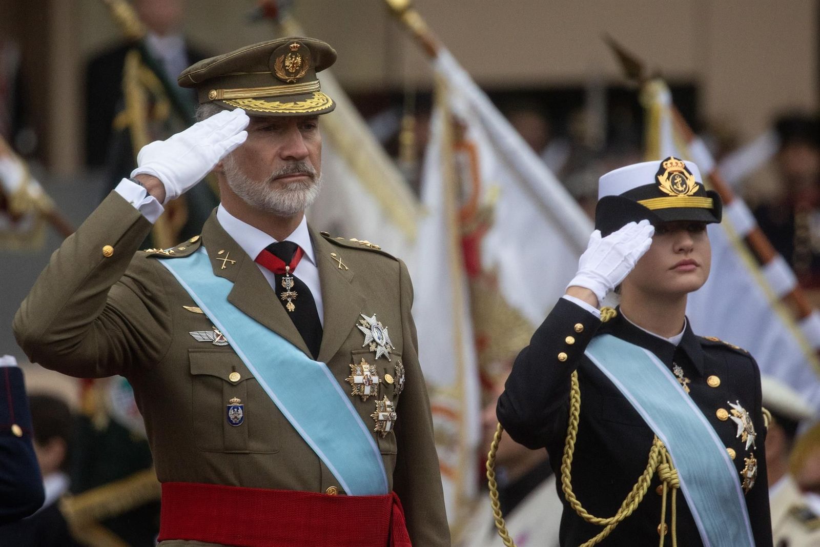 El Rey Felipe VI y la princesa Leonor durante el acto solemne de homenaje a la Bandera Nacional y desfile militar por el 12 de octubre, Día de la Hispanidad