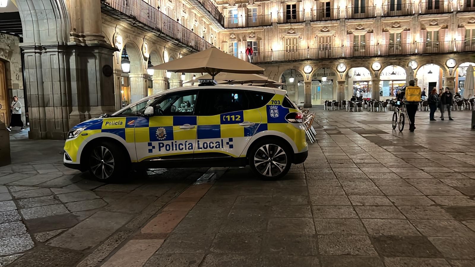 Policía Local en la Plaza Mayor | Foto de archivo