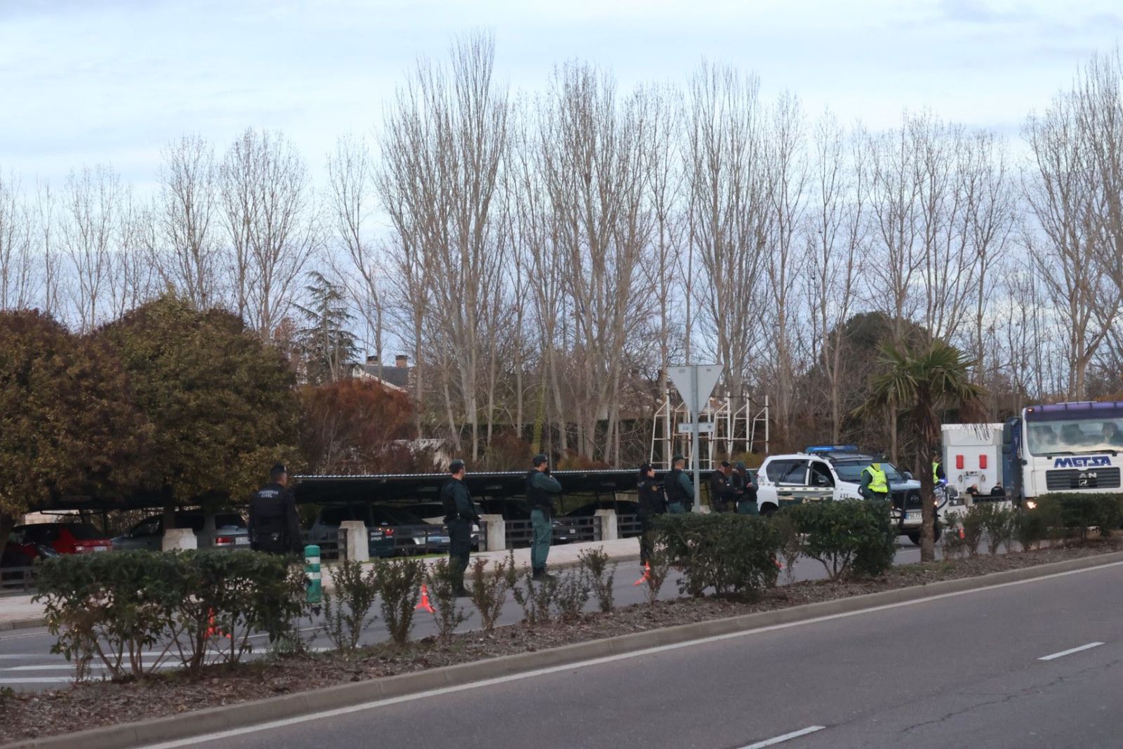 El GRS de la Guardia Civil despliega un llamativo dispositivo de control en puntos clave de Salamanca