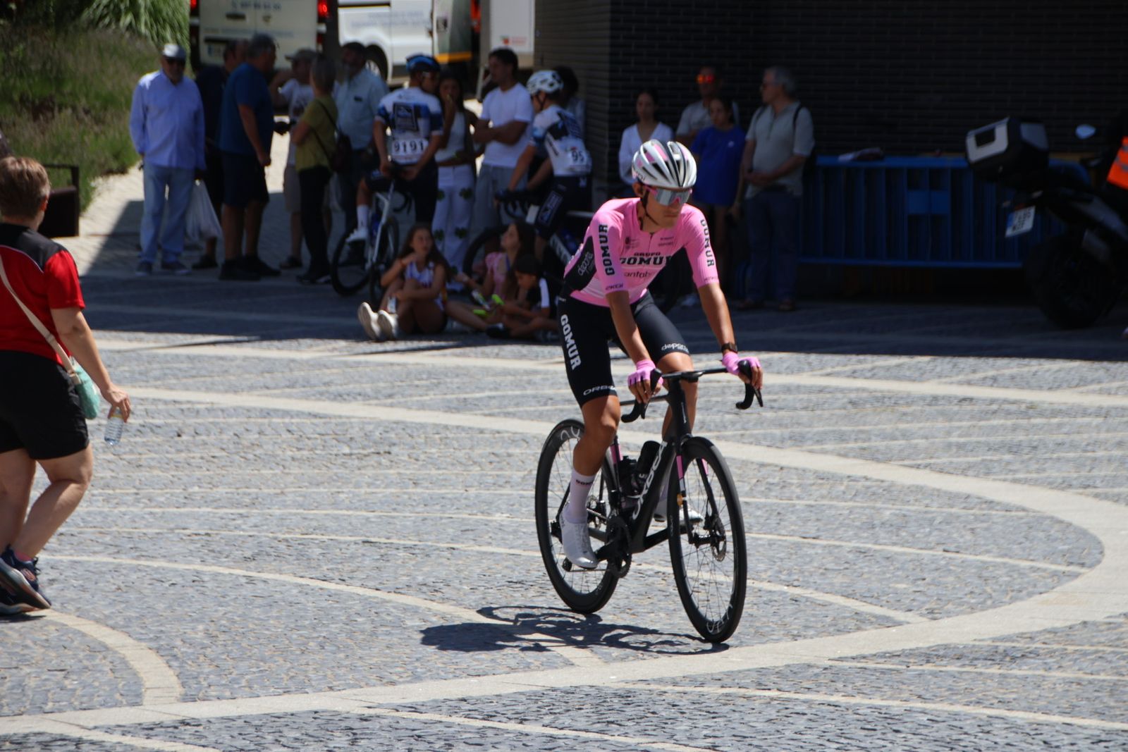 Salida II Vuelta Ciclista a Castilla y León Sub-23 y Élite