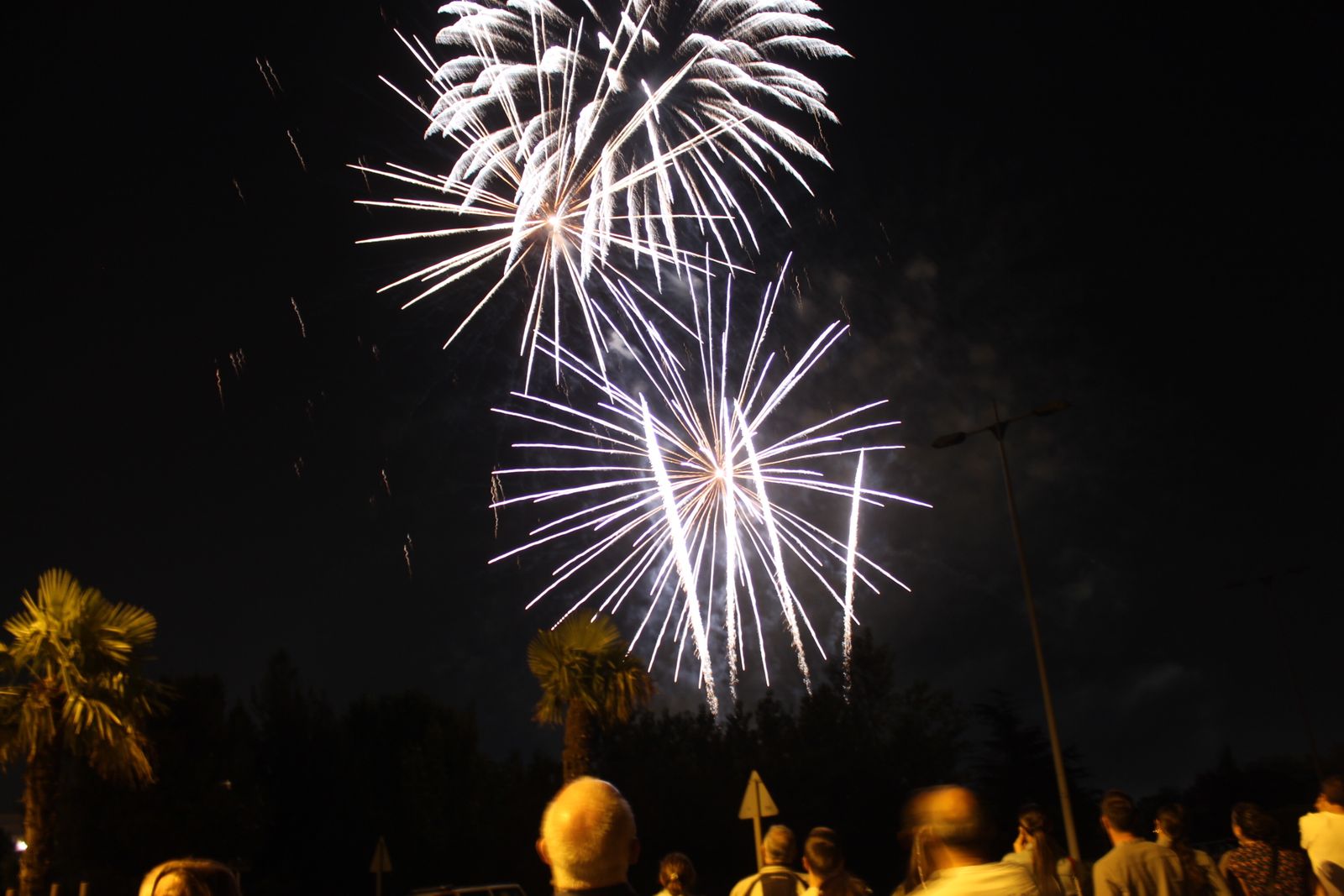 Fuegos artificiales en el entorno del Puente Romano