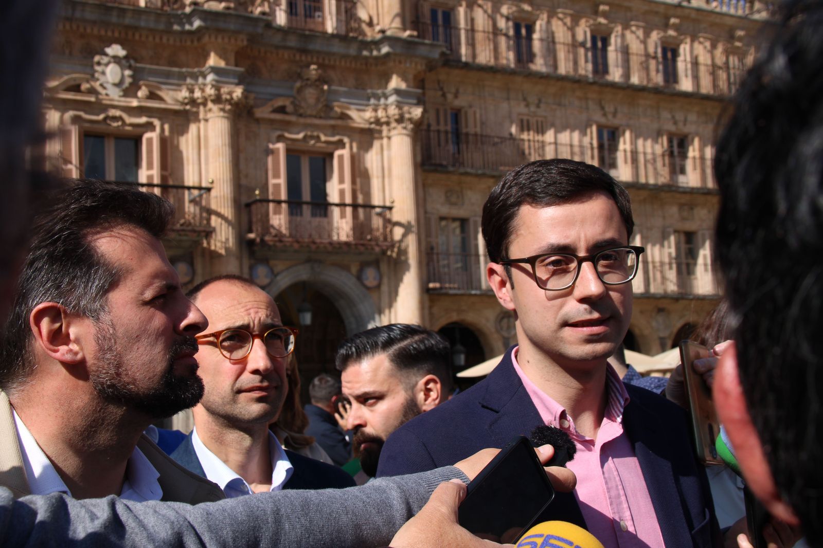 luis-tudanca-david-serrada-y-jose-luis-mateos-mantienen-un-encuentro-c-47