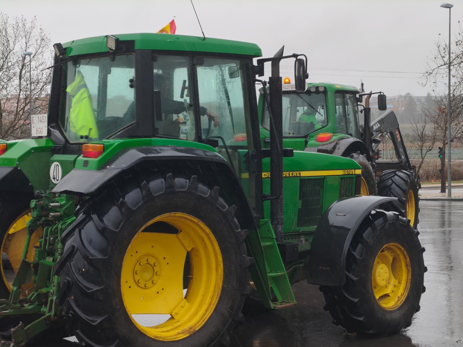 En imágenes la marcha con tractores y vehículos de campo en Salamanca en protesta contra Mercosur