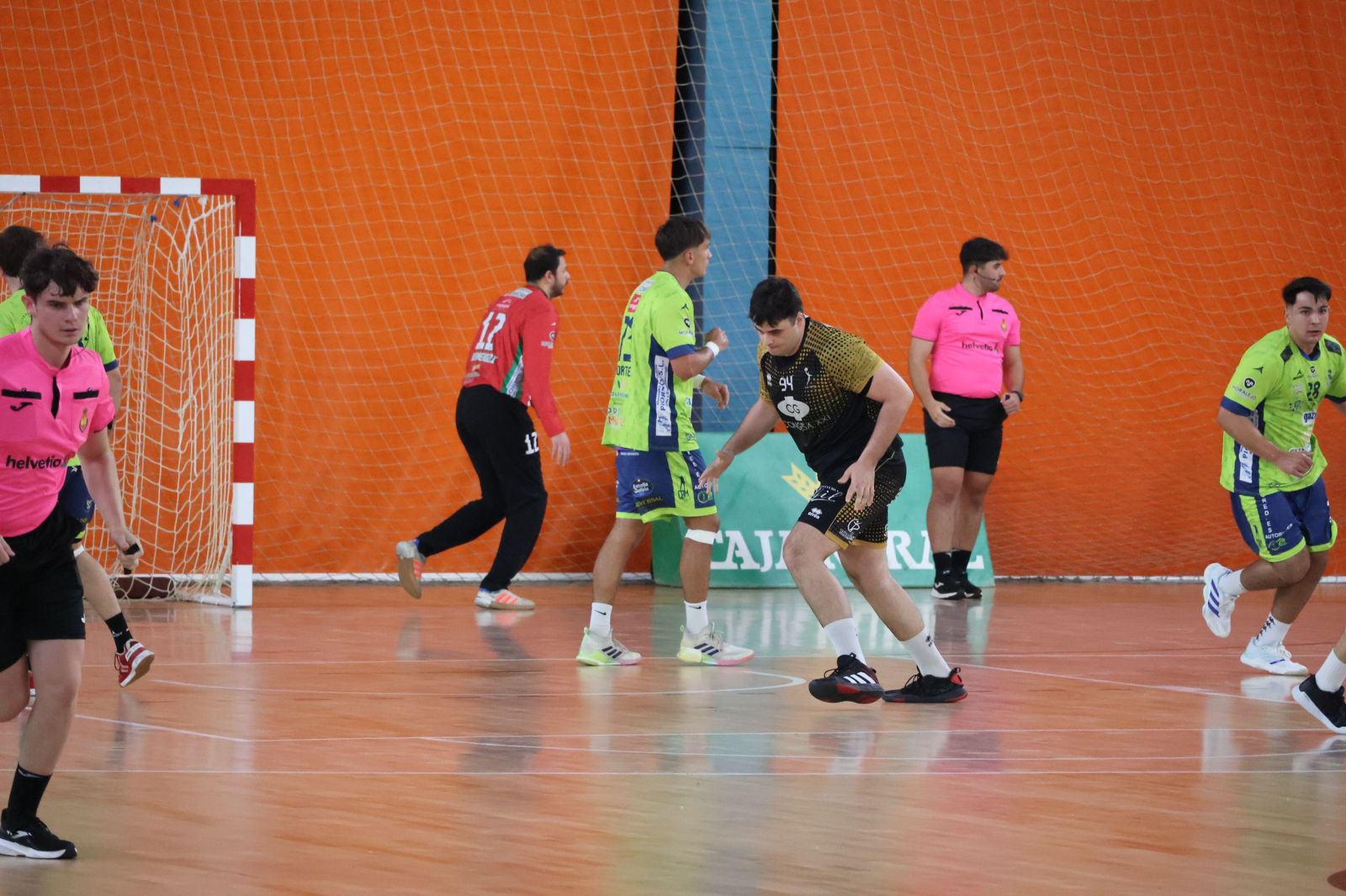 GALERÍA | El BM Zamora recibe en casa al Ciudad de Salamanca en un duelo muy ajustado