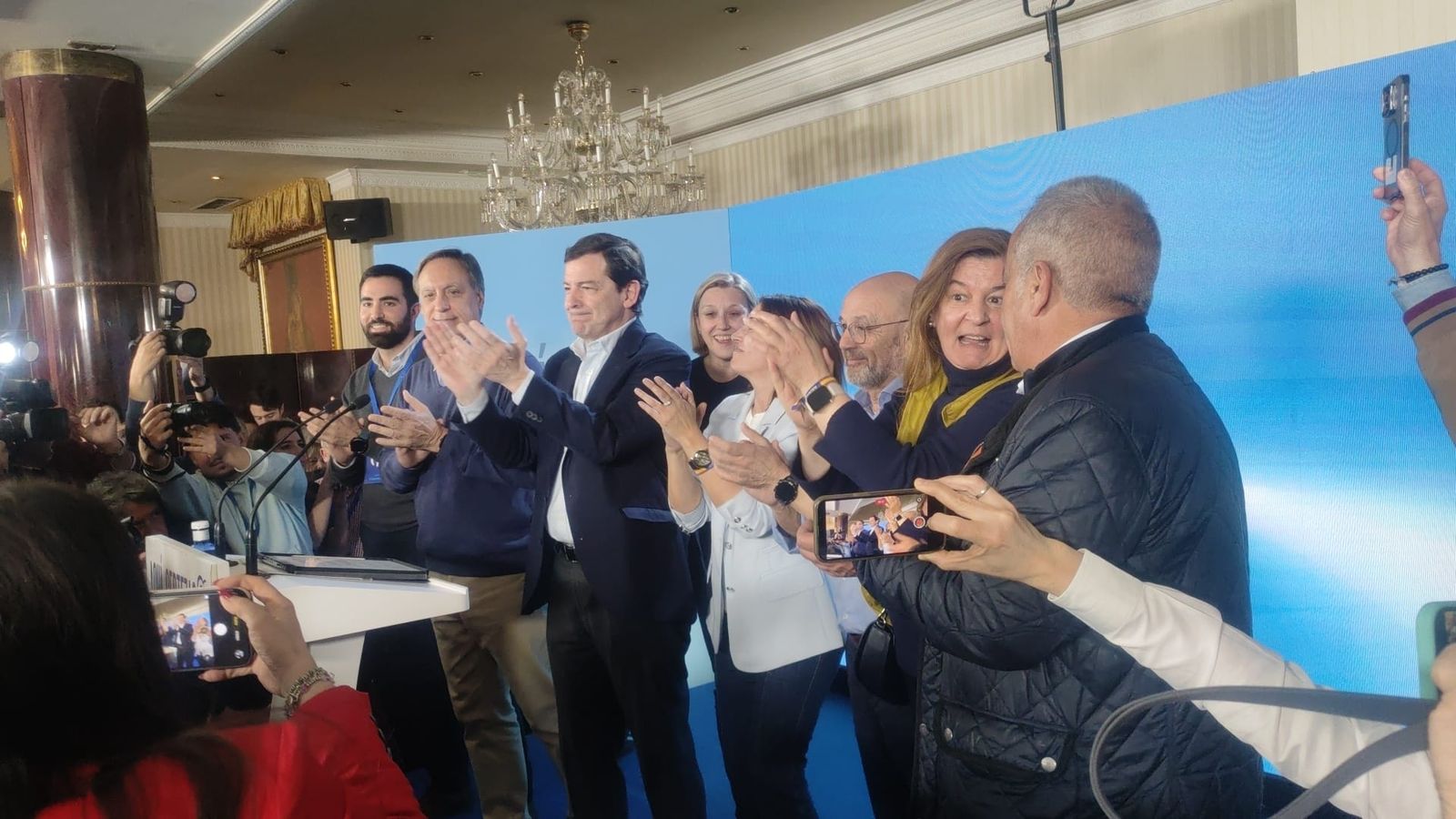 Mañueco celebra su triunfo en Salamanca en las Elecciones a las Cortes de Castilla y León 2026
