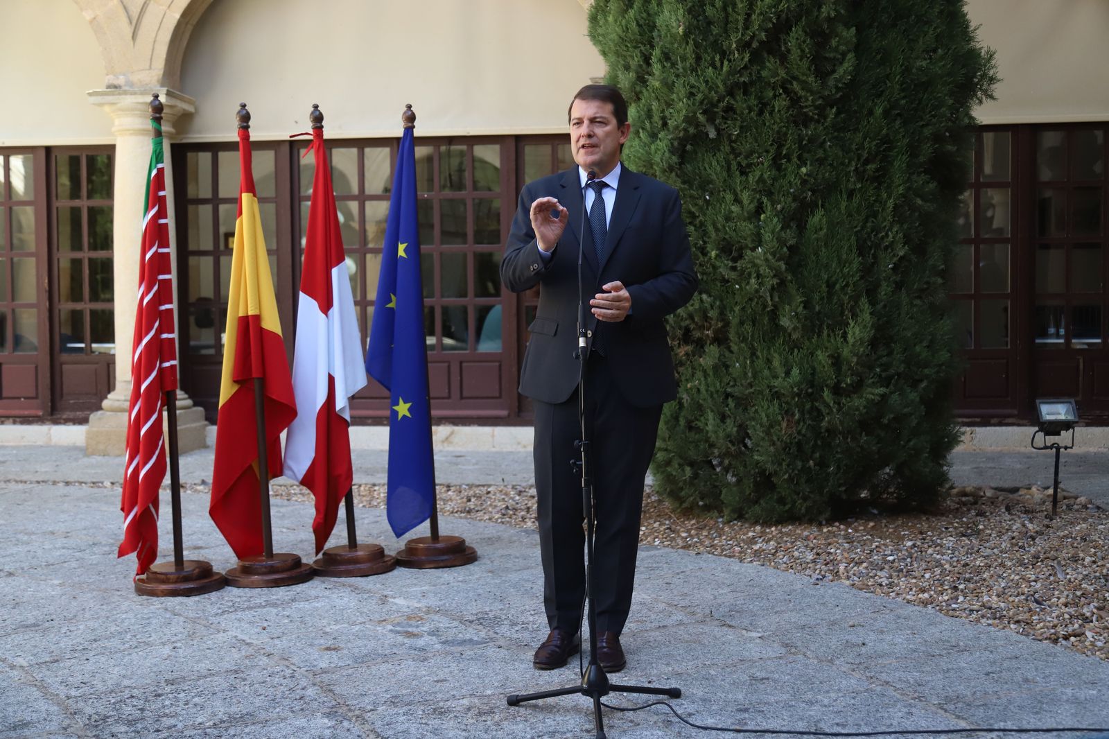 Mañueco reitera el “compromiso” de la Junta con las obras del Conservatorio de Zamora y el nuevo Museo de la Semana Santa