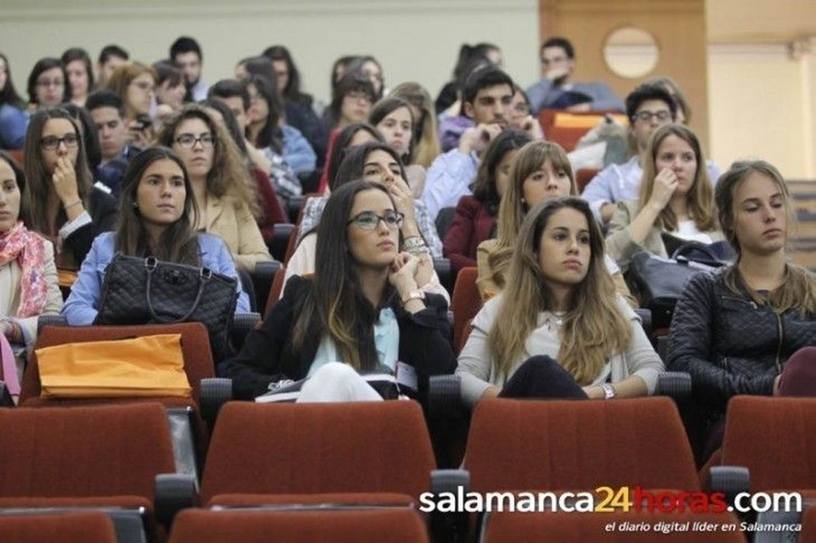 Estudiantes de Medicina presentan sus investigaciones sobre insuficiencia cardiaca