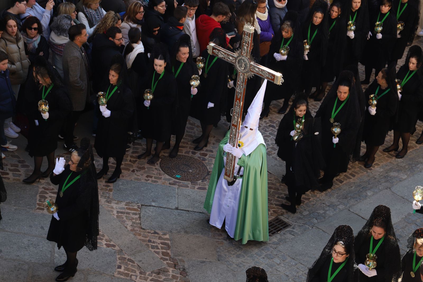 cofradia-virgen-de-la-esperanza-30