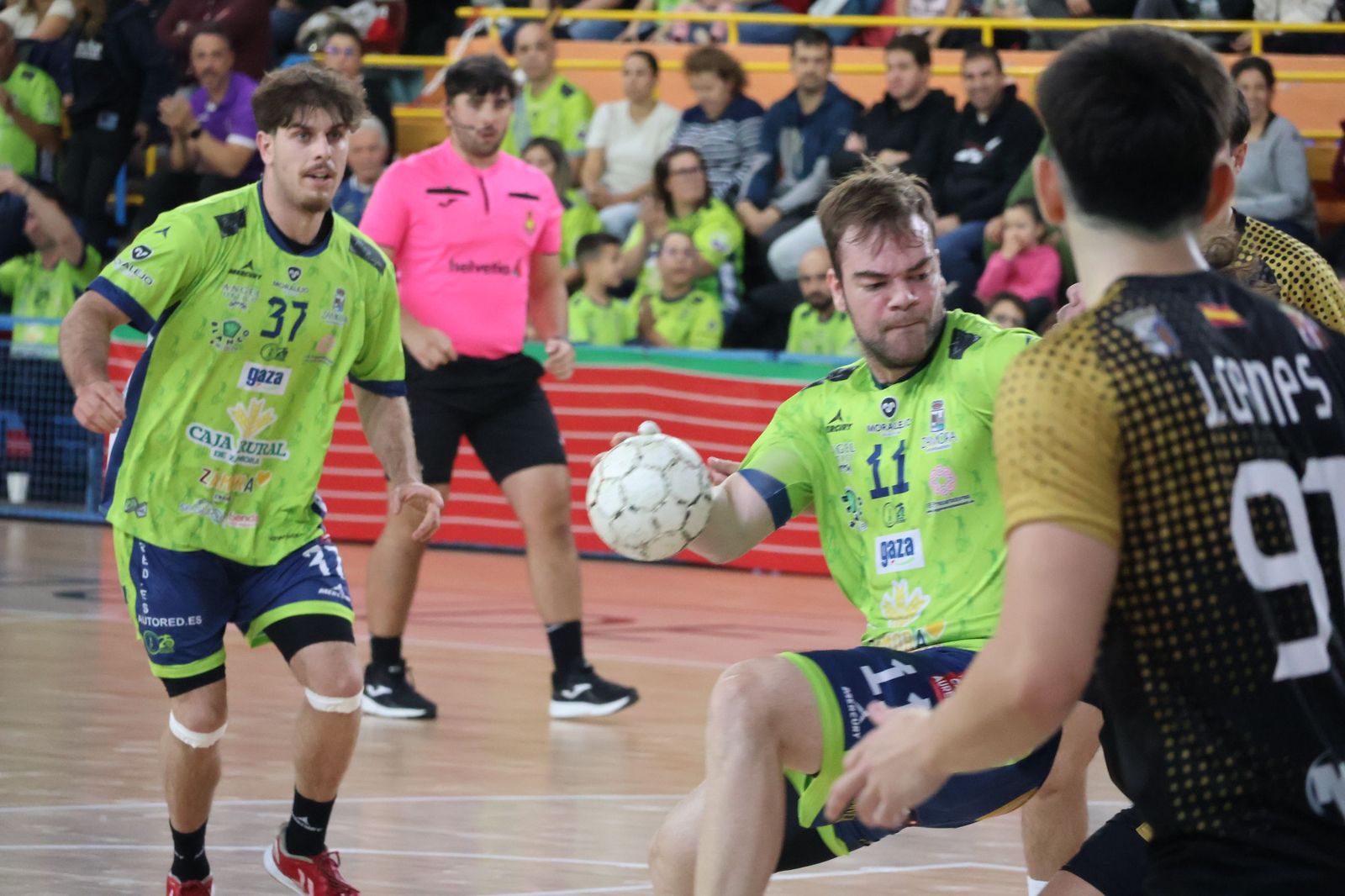 GALERÍA | El BM Zamora recibe en casa al Ciudad de Salamanca en un duelo muy ajustado