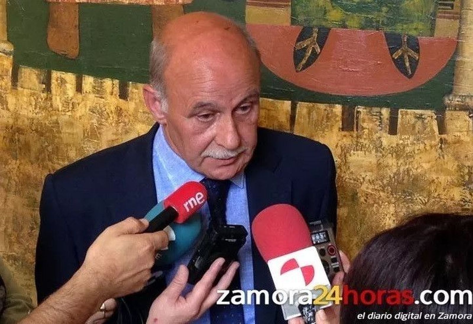 La madre del bebé presuntamente vendido o adoptado de forma ilegal tiene antecedentes policiales por extorsión