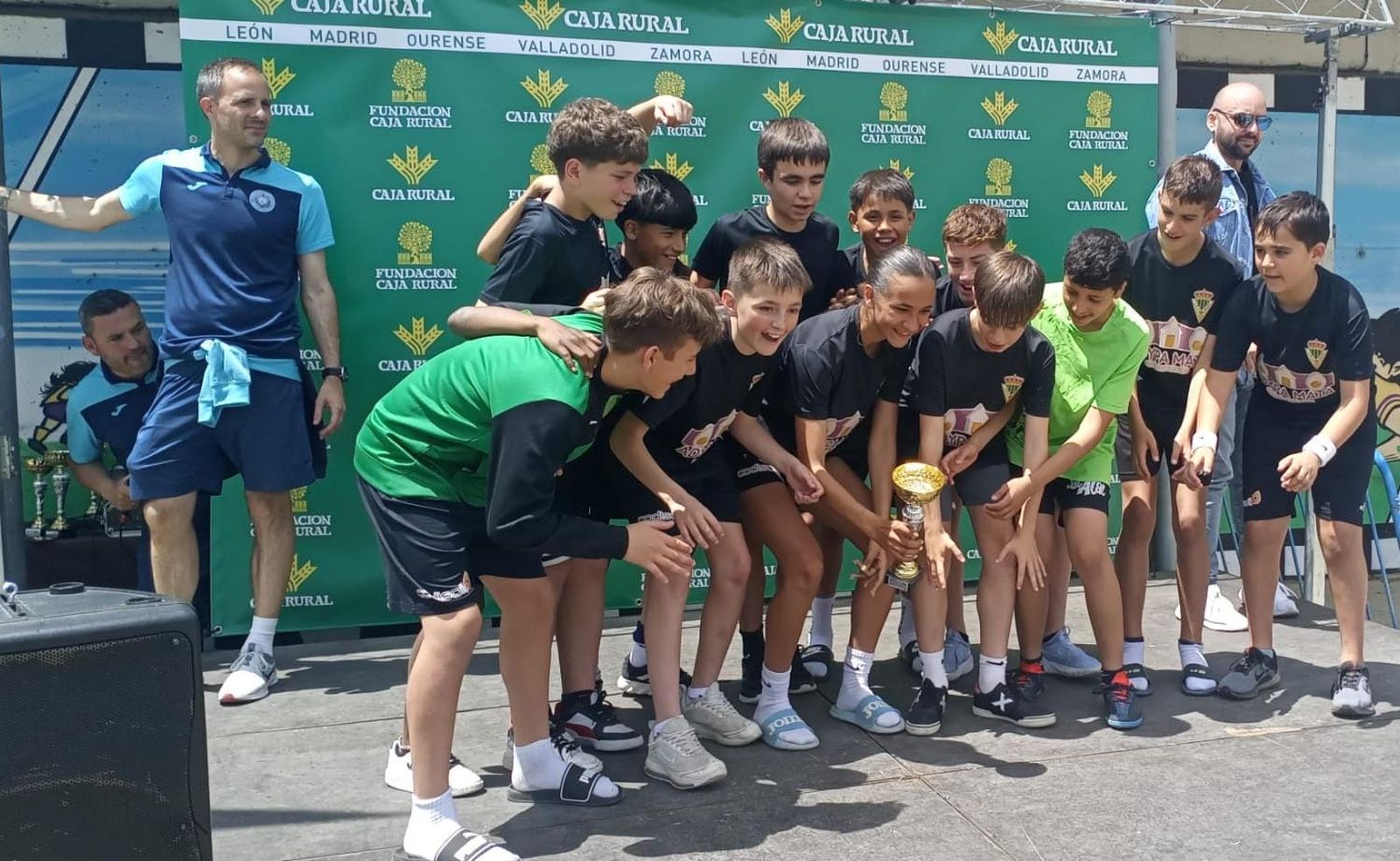 Campeones de Torneo Elvira Fernández. Archivo