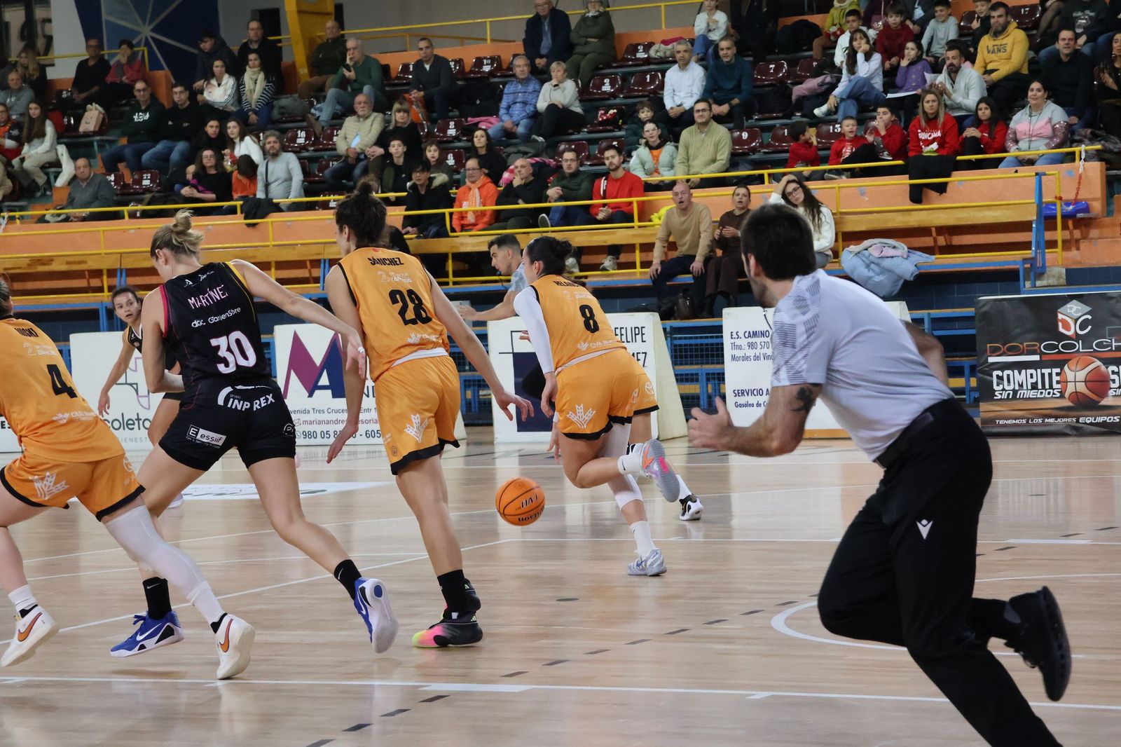 Partido entre CD Zamarat y Cajasol Baloncesto Sevilla