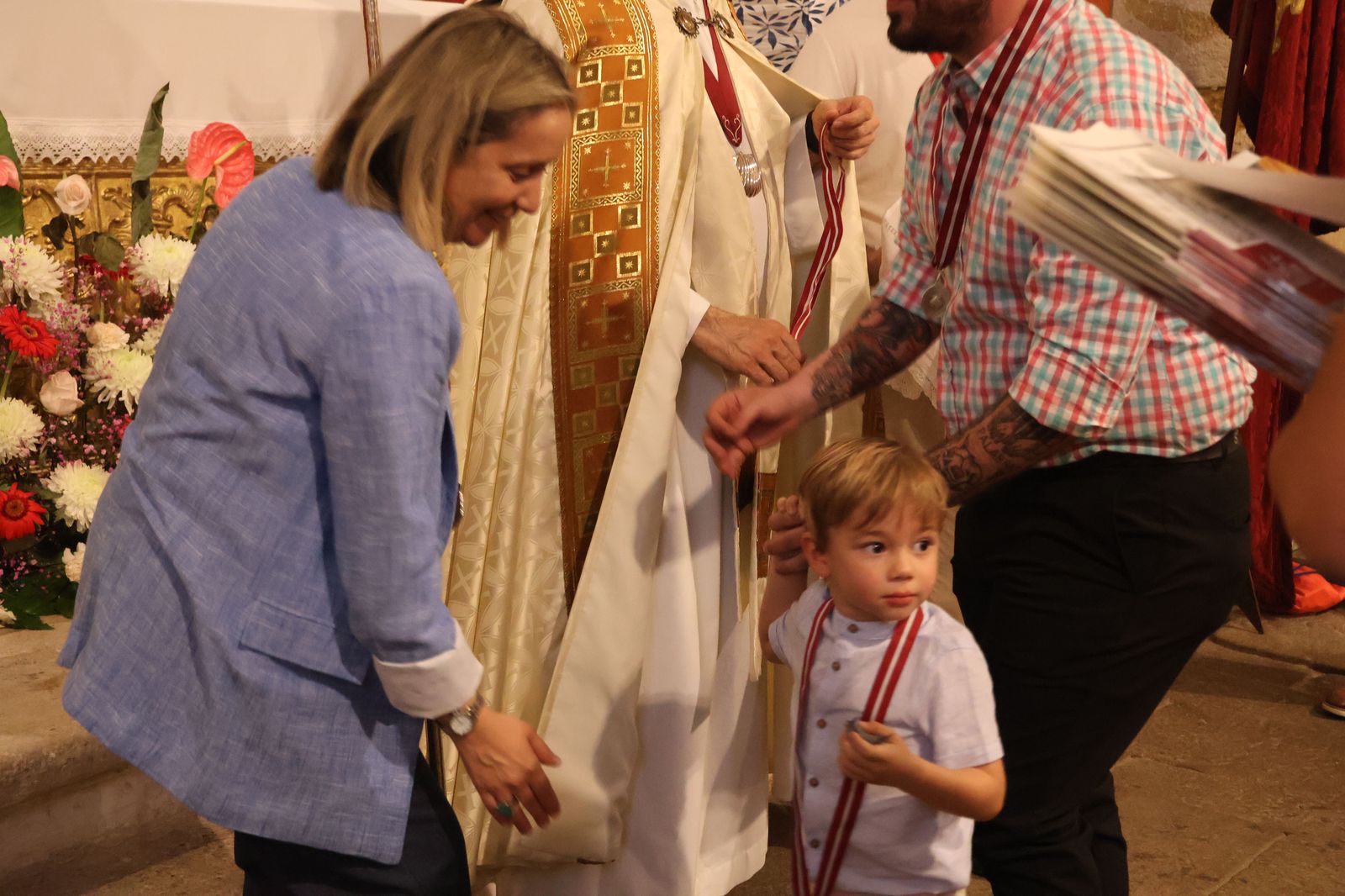 entrada-de-nuevos-hermanos-de-la-cofradia-de-la-concha-19