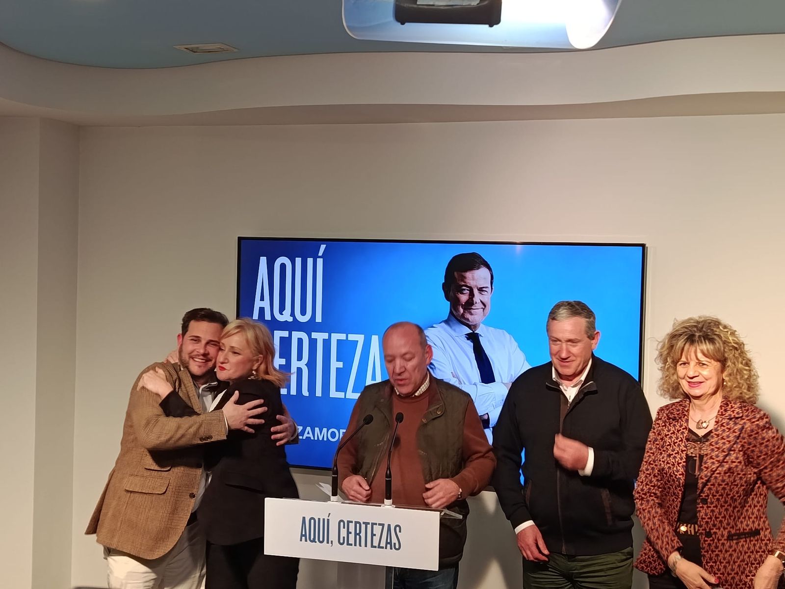 GALERÍA | Noche electoral en la sede del PP en Zamora