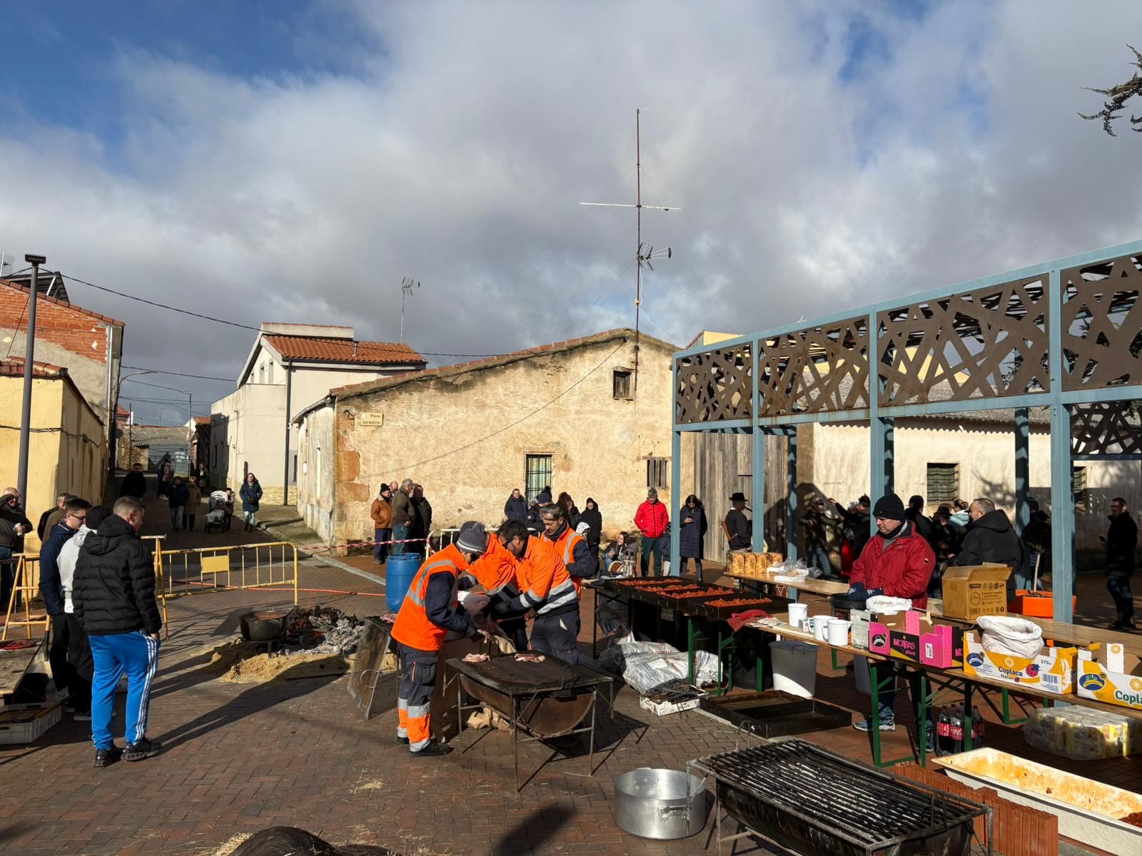 Doñinos revive las labores más artesanales de la provincia con la XVIII fiesta de la matanza