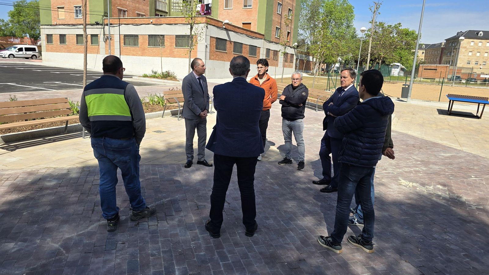 El alcalde de Salamanca, Carlos García Carbayo, visita las obras de urbanización de la plaza de Santa Cecilia del barrio de San José
