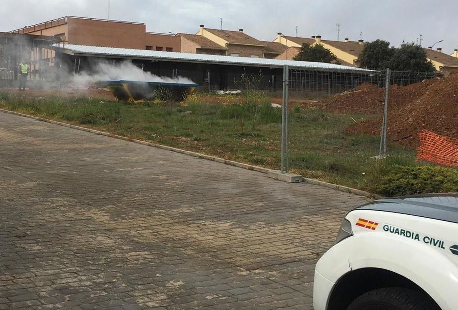 Incendio contenedor Carrascal Barregas (4)