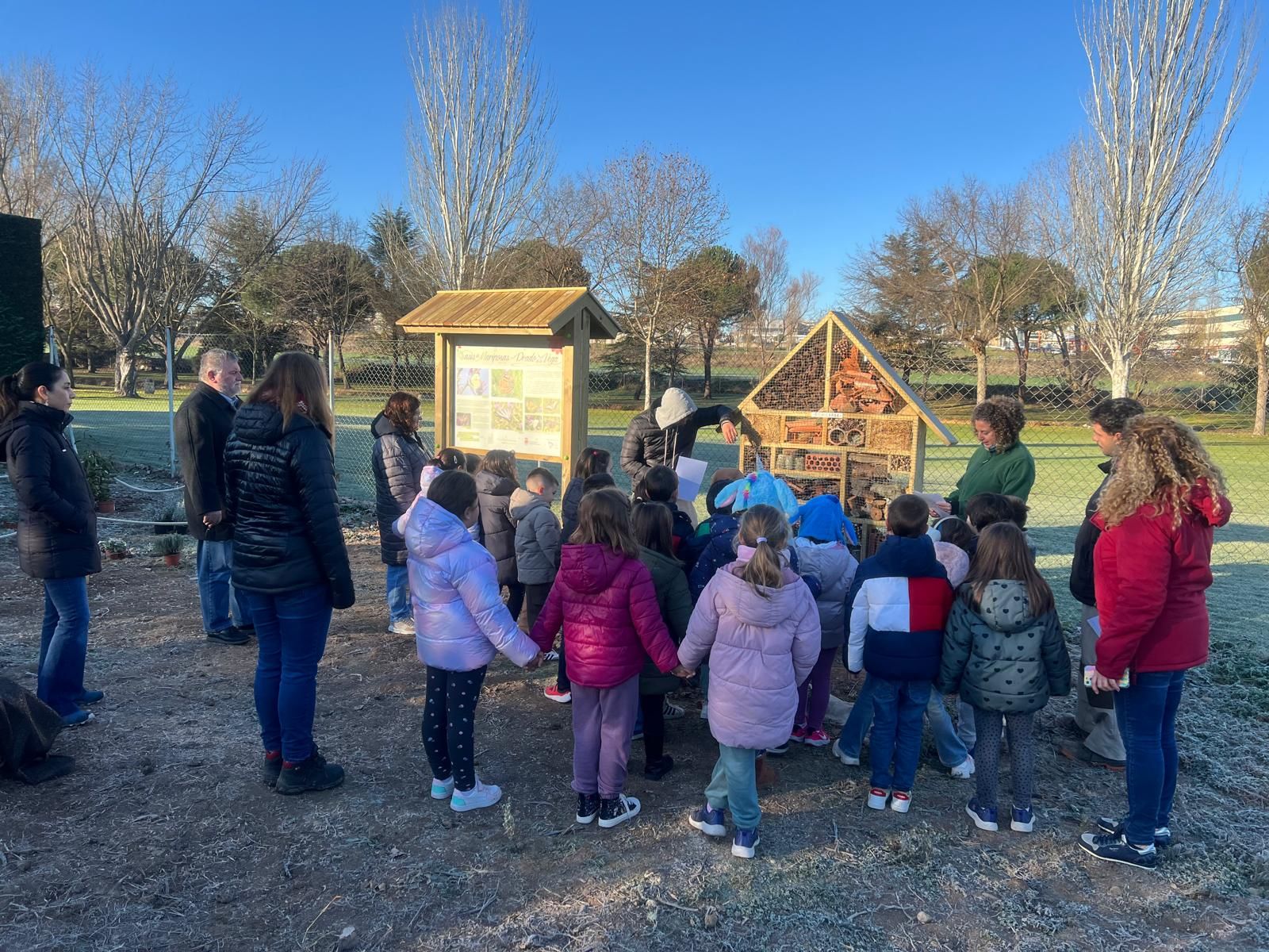 Talleres navideños y la creación de un ‘Oasis de Mariposas’ y el Hotel de Insectos Carbajosa