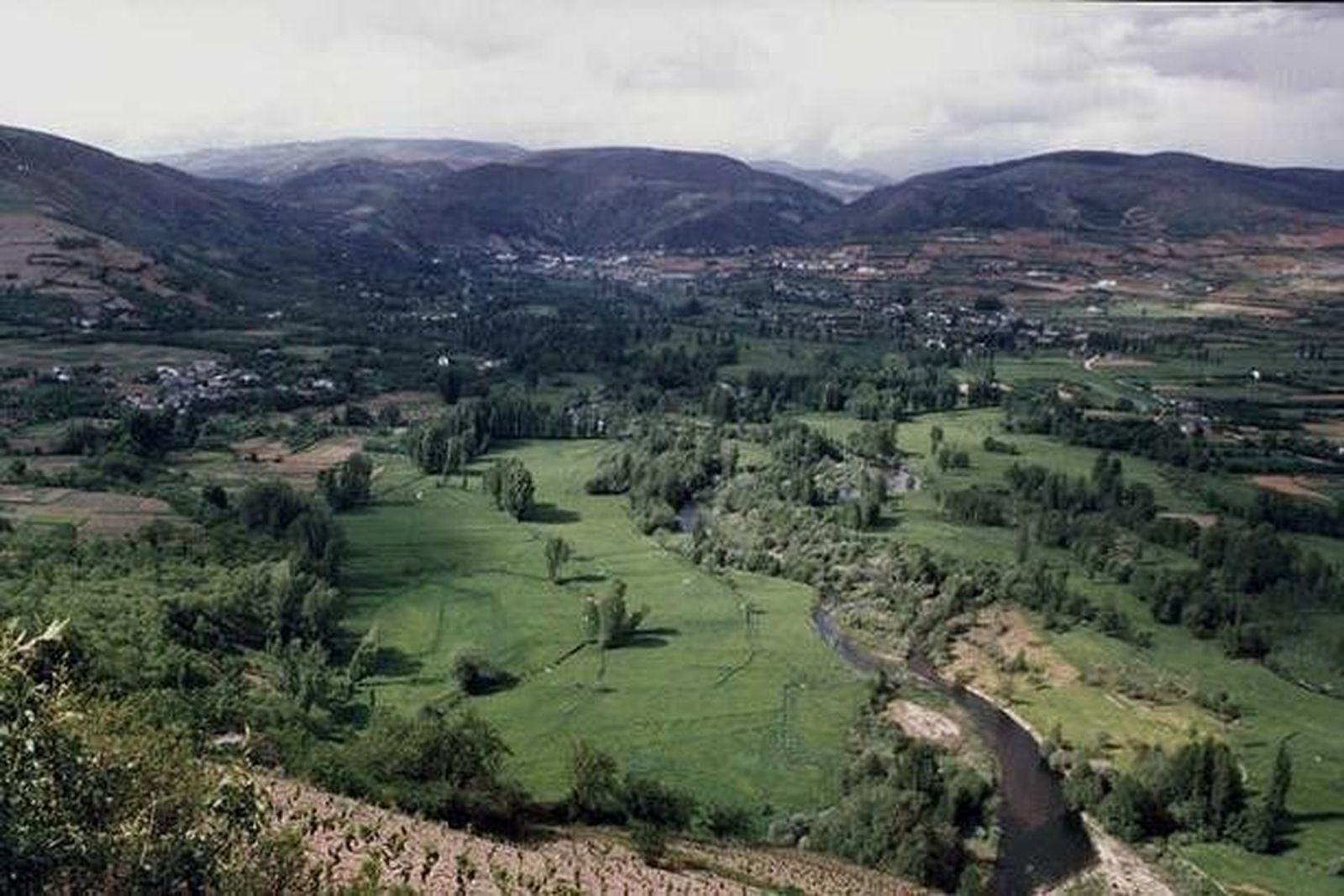 Urbanismo autoriza la construcción de una bodega en Corullón diseñada por Rafael Moneo