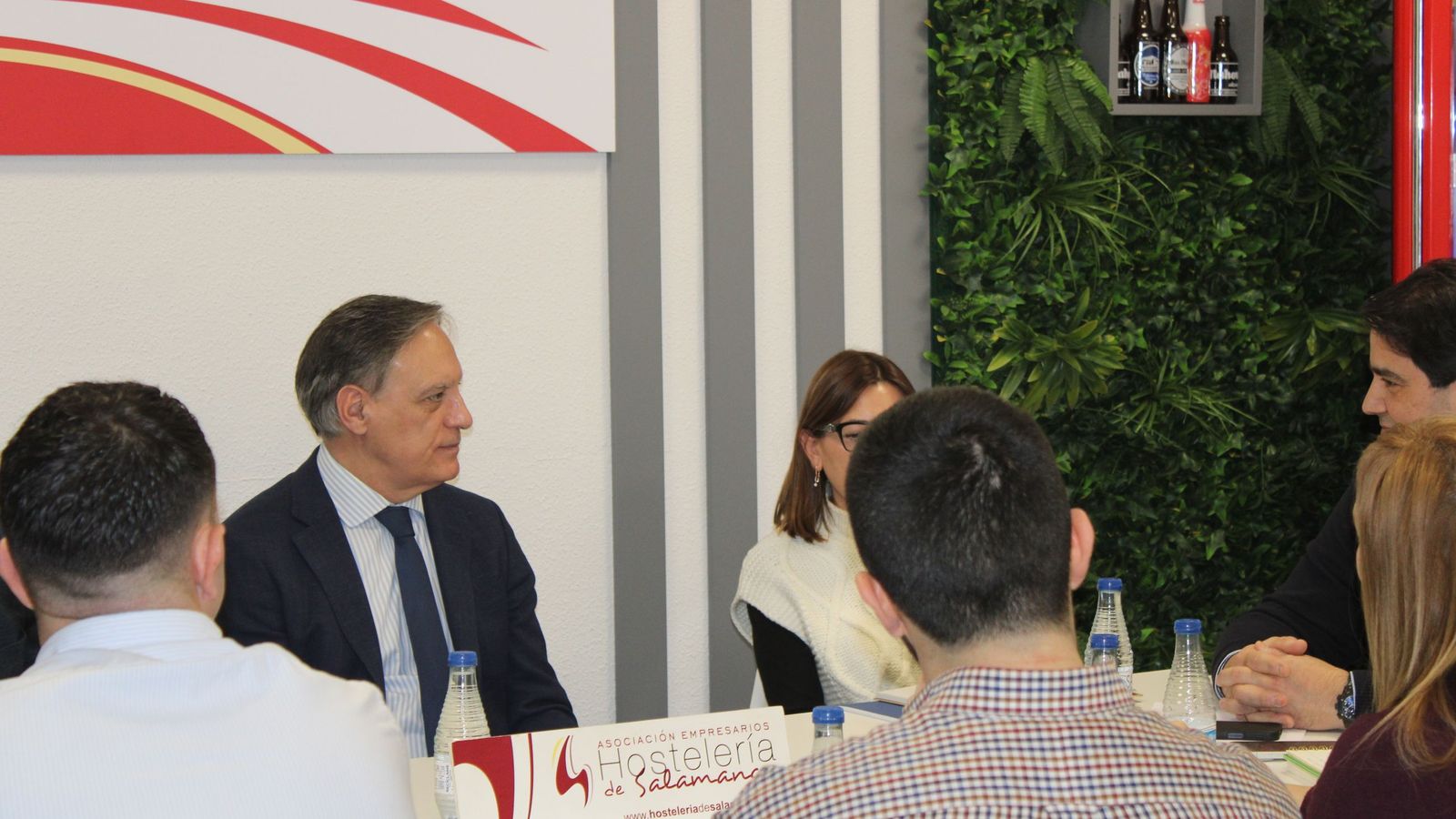 El Partido Popular se reúne con los representantes de la Asociación de Empresarios de Hostelería de Salamanca | Salamanca24horas
