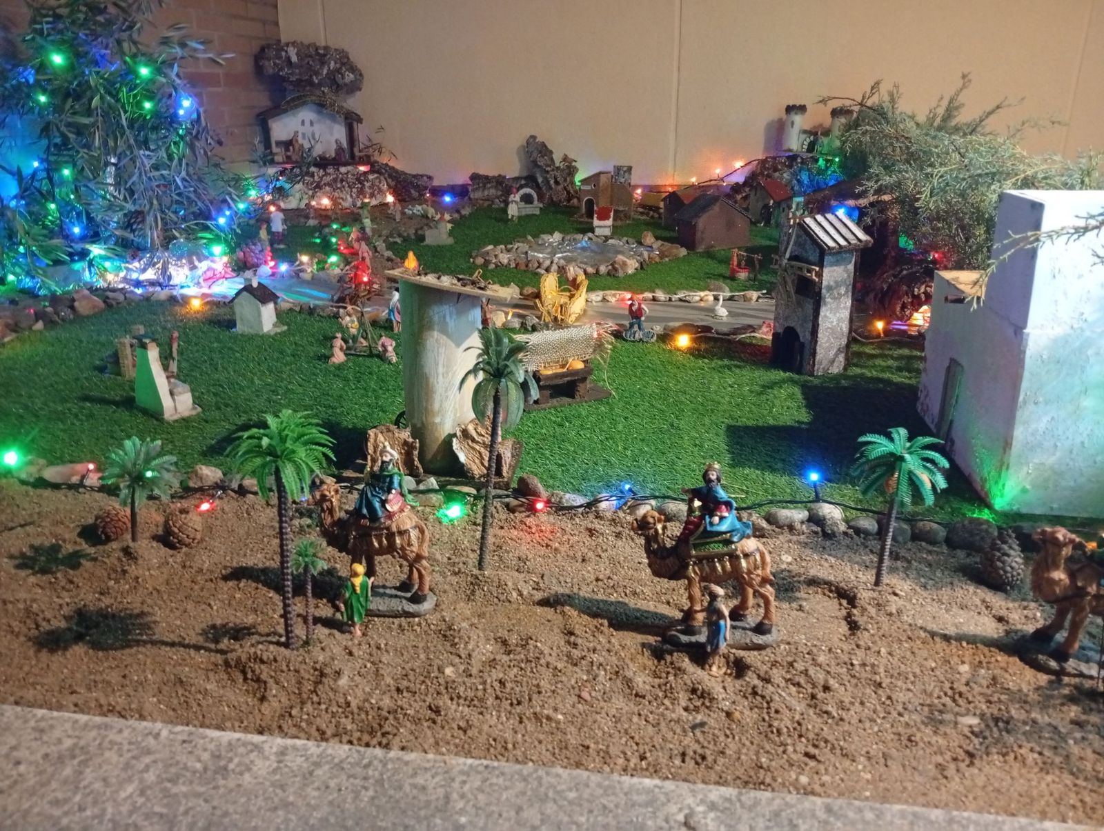 J.M.F.R. - Belén situado en una vivienda de Villares de la Reina (1).jpg