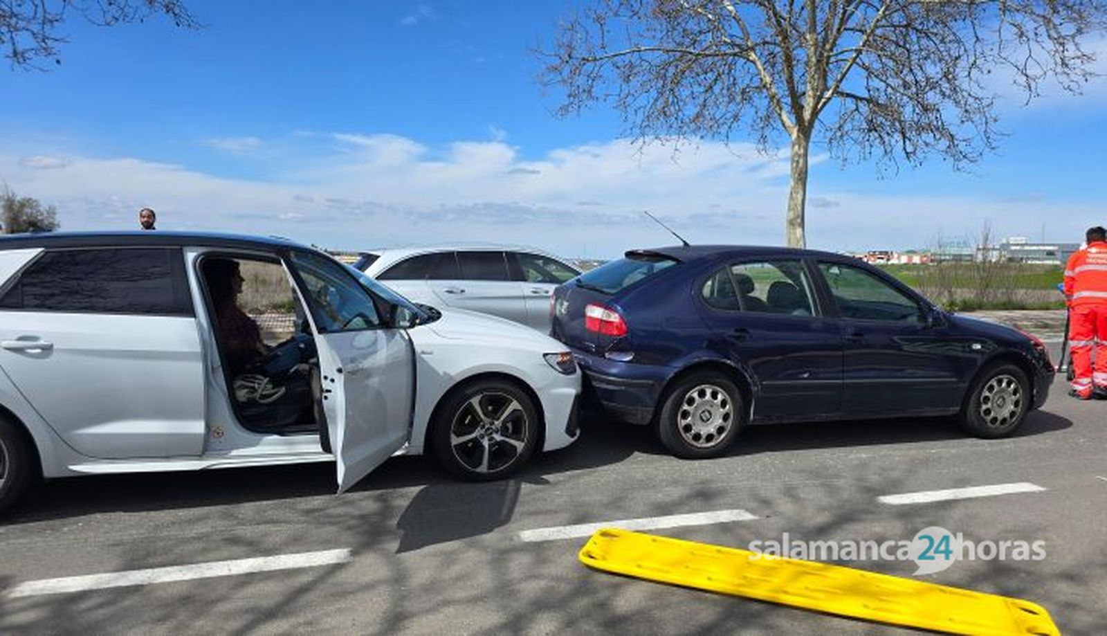 Colisión entre tres turismos en la avenida de San Agustín. Fotos Andrea M 