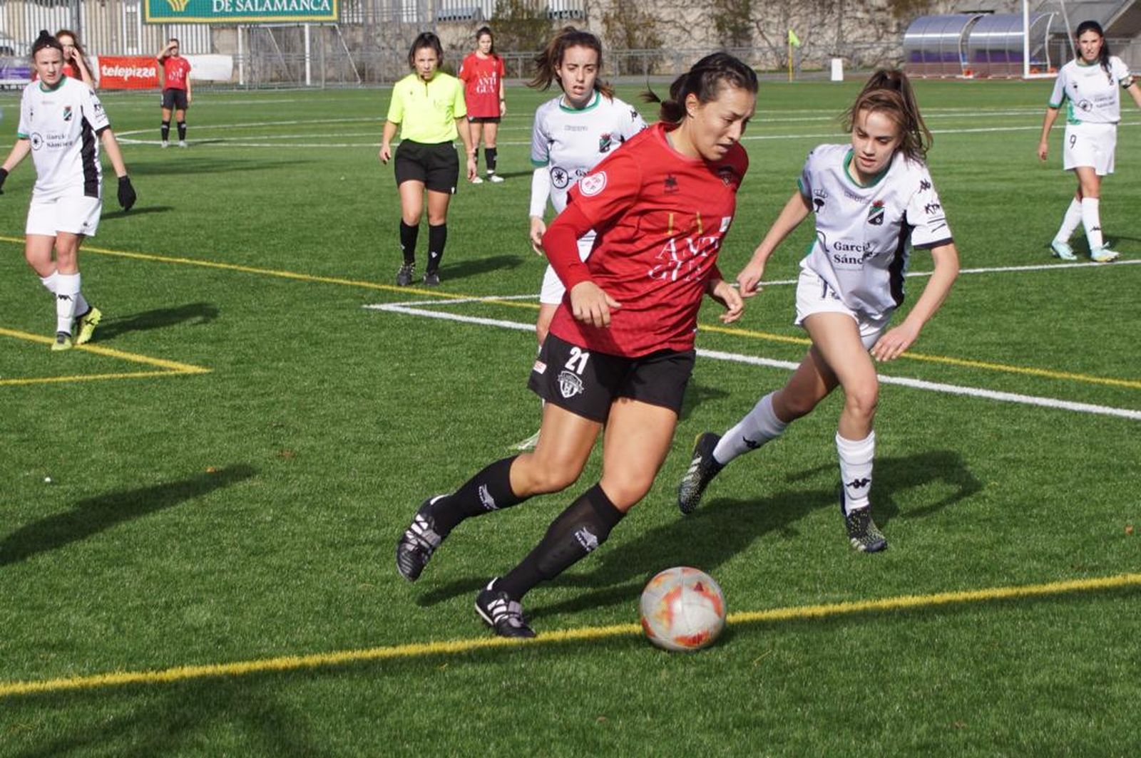 Partido entre el Salamanca FF – Extremadura Femenino. Fotos Juanes  (30)