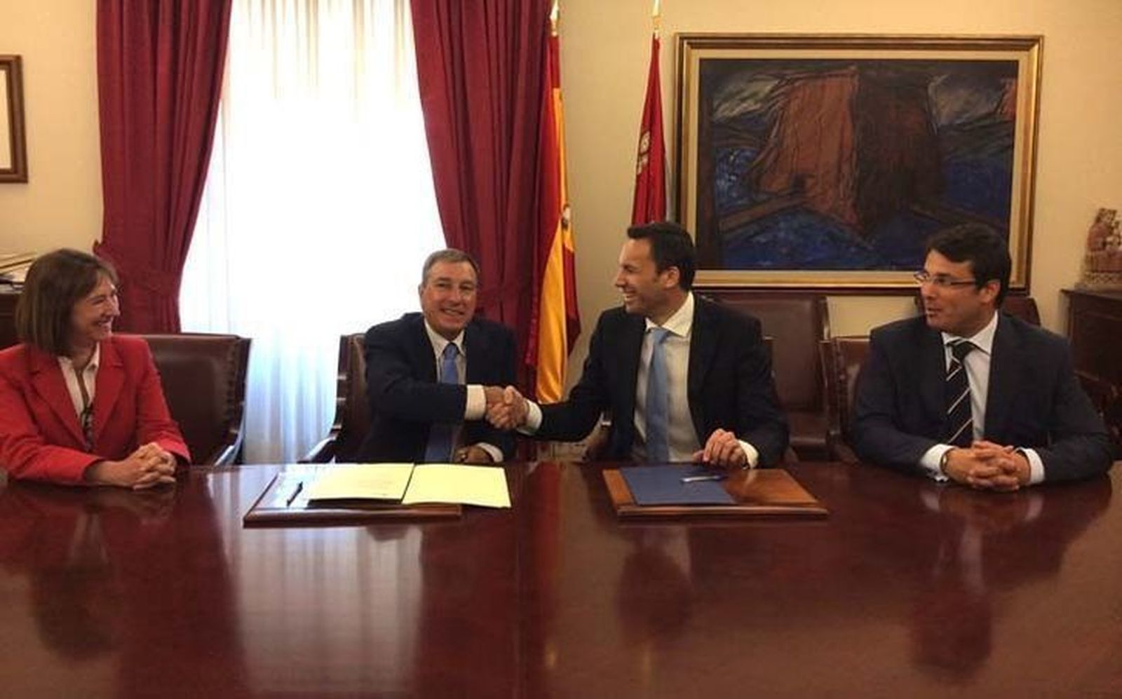 Educación sienta las bases para la implantación del libro digital en los centros de Castilla y León